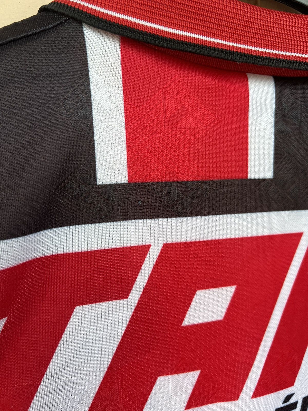Vintage Vintage Jersey Sao Paulo Penalty Away Shirt Brazil 90s #10 Size US M / EU 48-50 / 2 - 19 Thumbnail