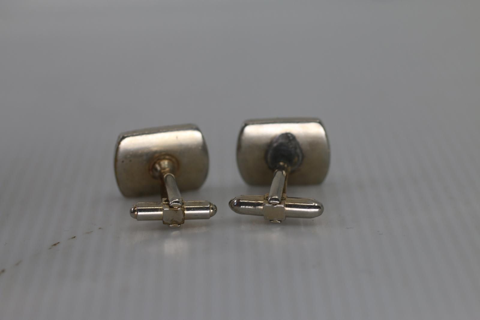 The Unbranded Brand Vintage “New York 1956” Engraved Silver-Tone Cufflinks Size ONE SIZE - 5 Thumbnail