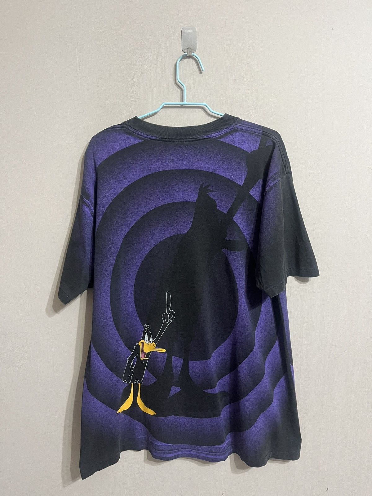 Vintage × Warner Bros Vintage 90s Daffy Duck Aop Shadow grail tee Size US L / EU 52-54 / 3 - 2 Thumbnail