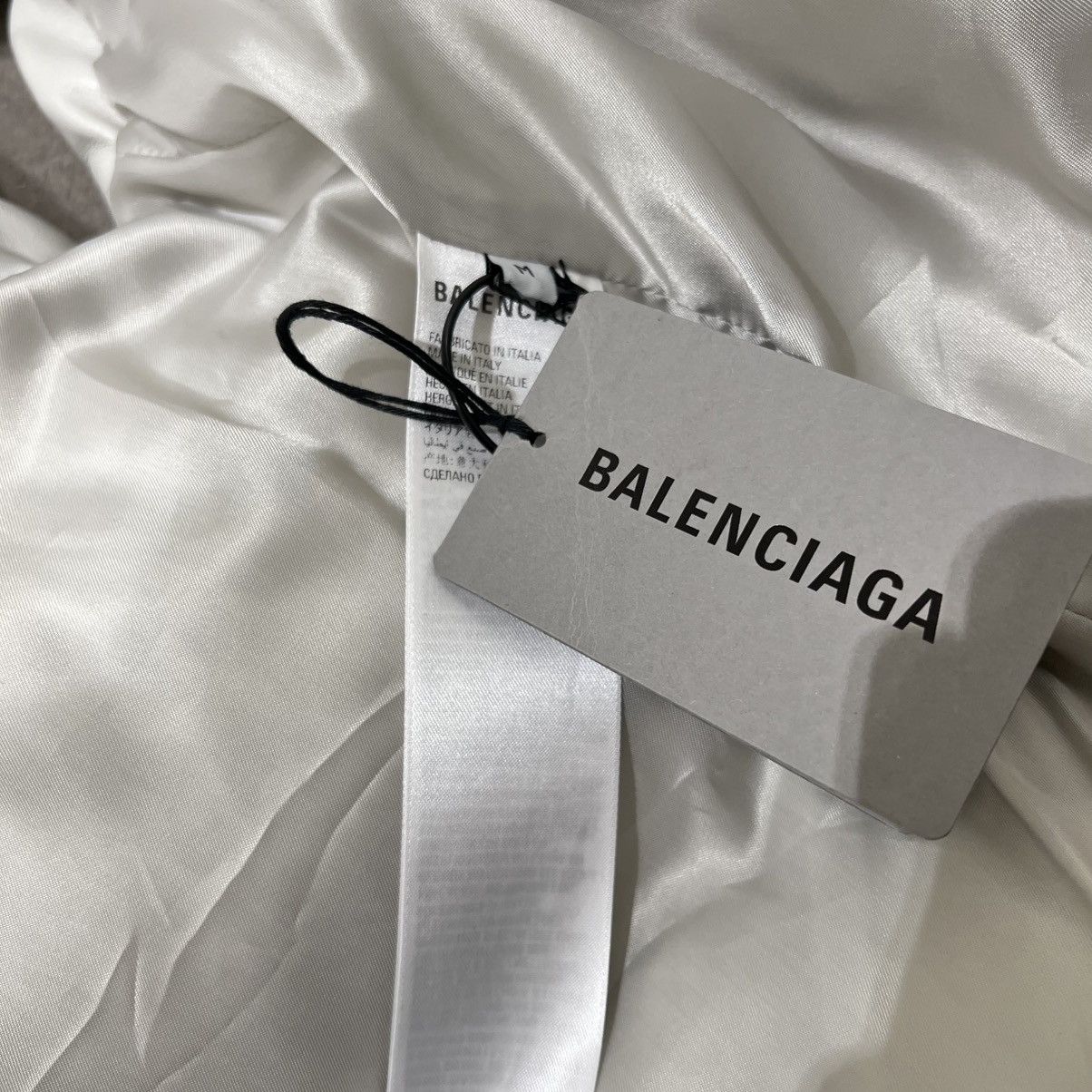 Balenciaga Balenciaga Oversized Puffer Leather Vest Size US M / EU 48-50 / 2 - 6 Thumbnail