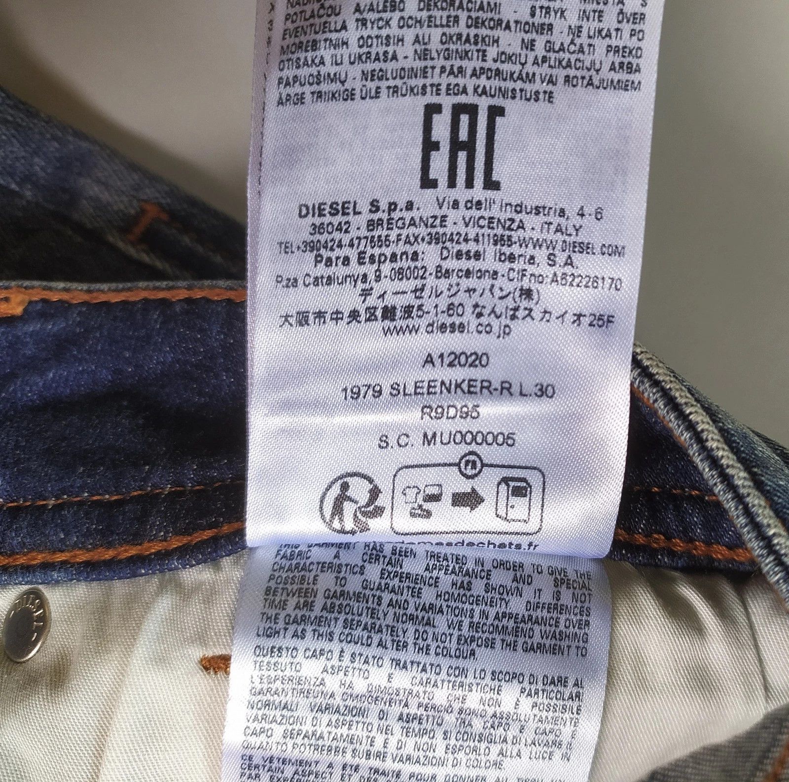 Diesel Diesel 1979 SLEENKER-R L.30 MENS JEANS T/9662 Size US 29 - 9 Thumbnail
