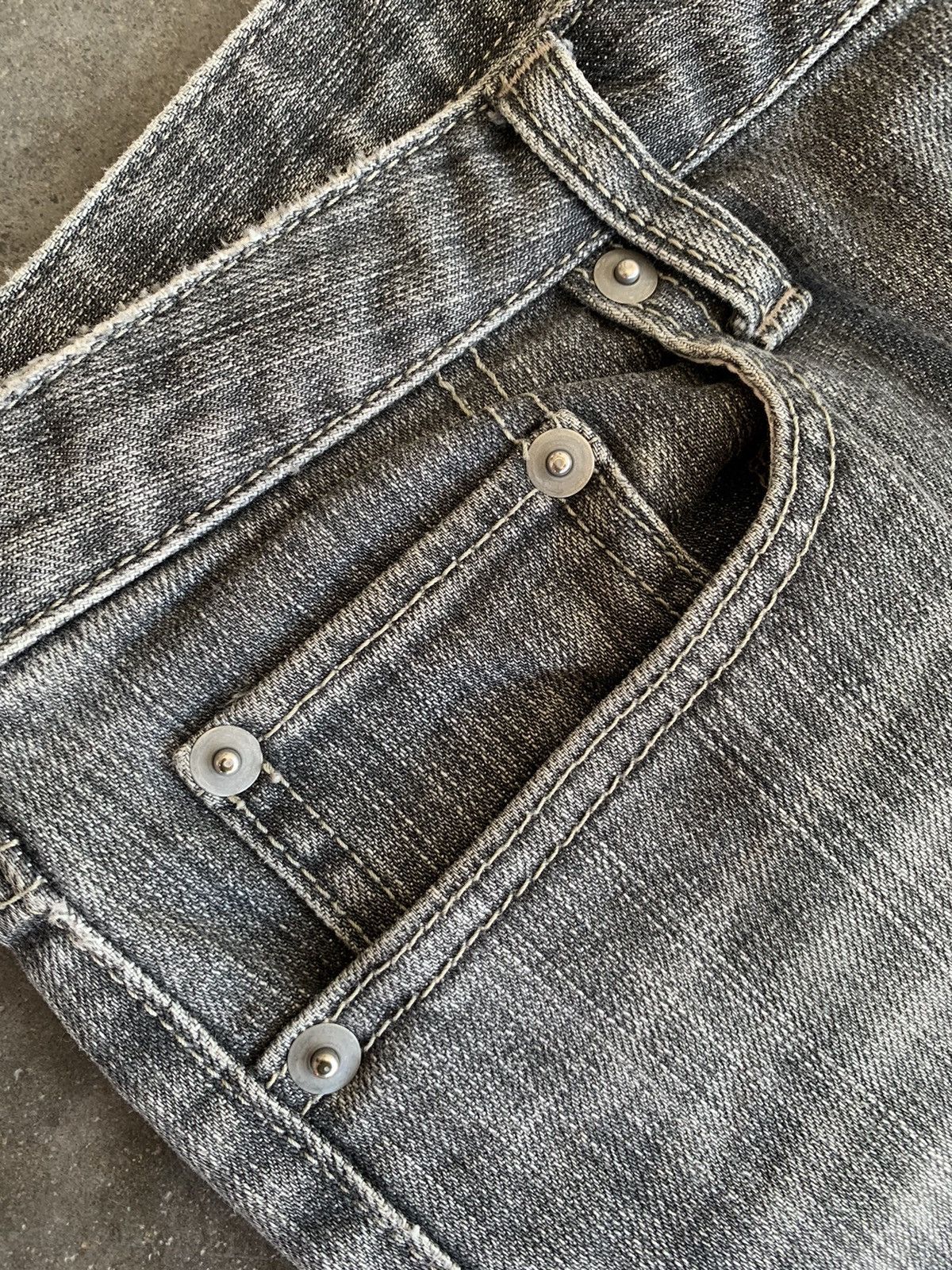 Undercover × Uniqlo Vintage Y2K Uniqlo Faded Washed Flare Jeans Size US 29 - 5 Thumbnail