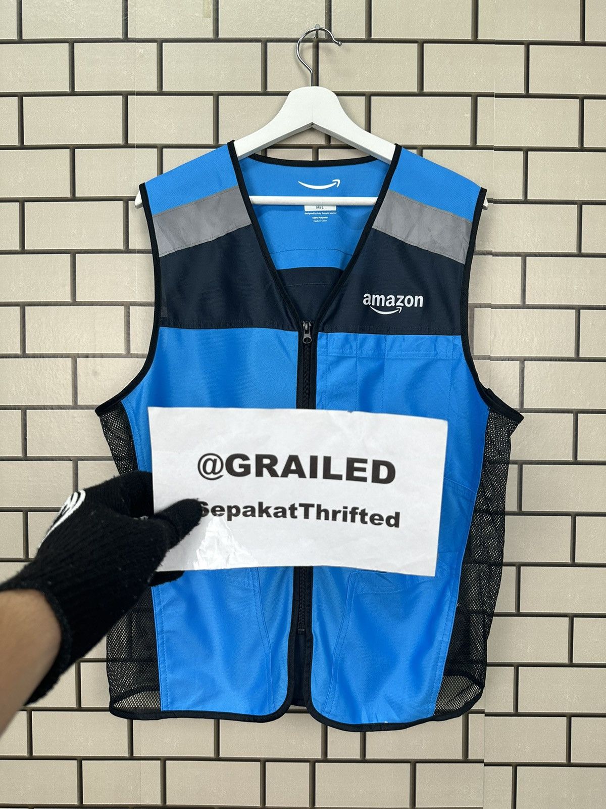 Other Amazon Employee Delivery Driver Reflective Work Vest M/L Size US M / EU 48-50 / 2 - 17 Thumbnail
