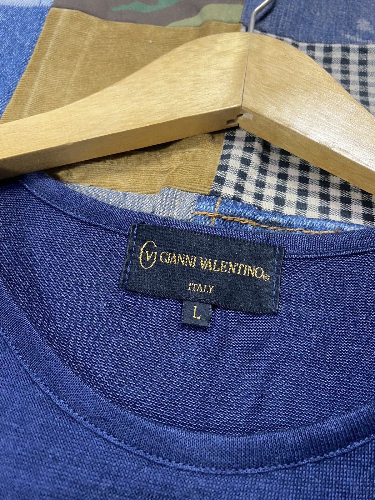 Vintage Vintage Gianni Valentino Tshirt Size US M / EU 48-50 / 2 - 3 Thumbnail