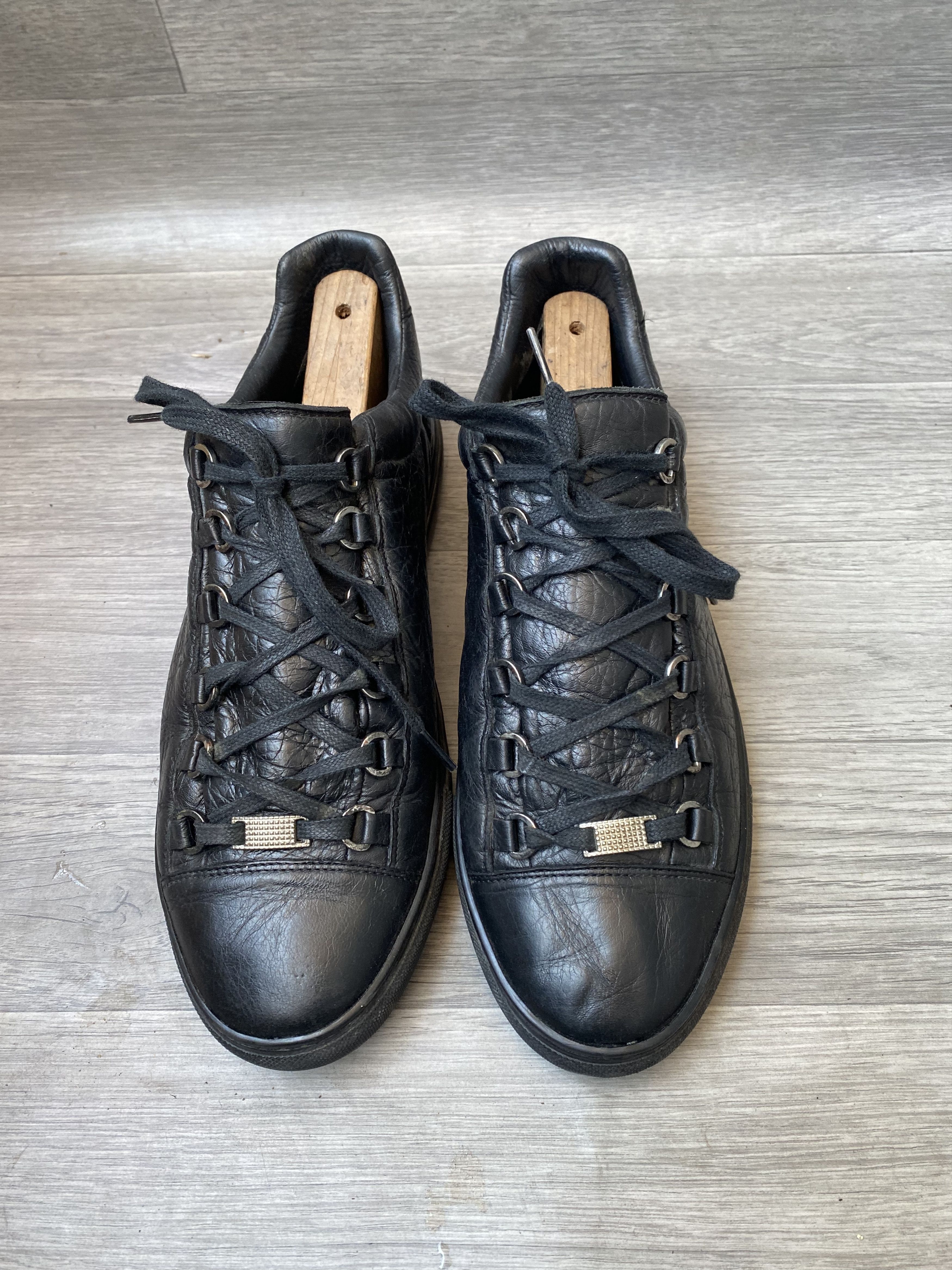 Balenciaga Balenciaga arena low top sneakers sz 42 | Grailed