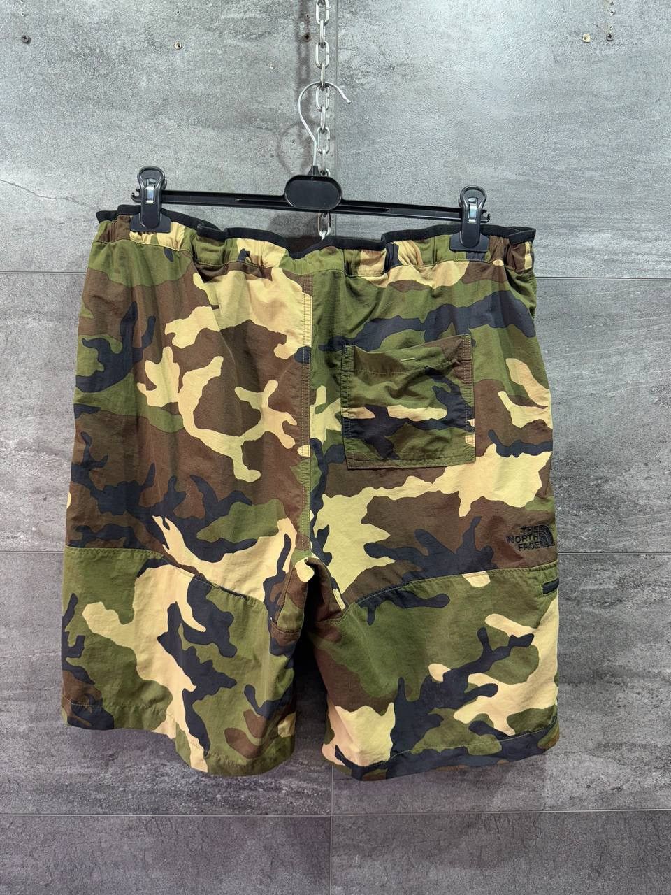 The North Face The North Face Cargo Nylon Camo Shorts Size US 34 / EU 50 - 2 Thumbnail