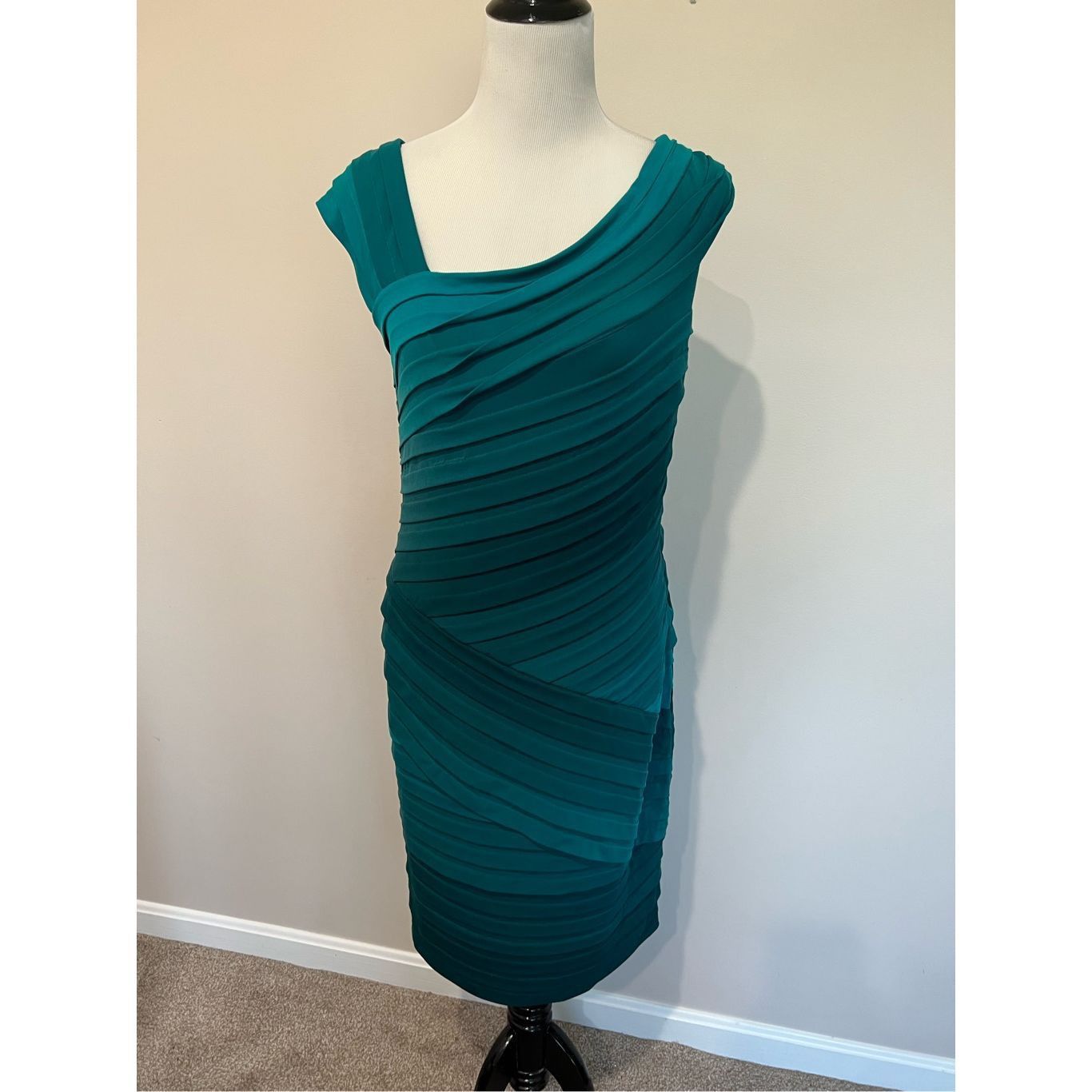 Tadashi Shoji Tadashi Collection dress size L Size L / US 10 / IT 46 - 1 Thumbnail