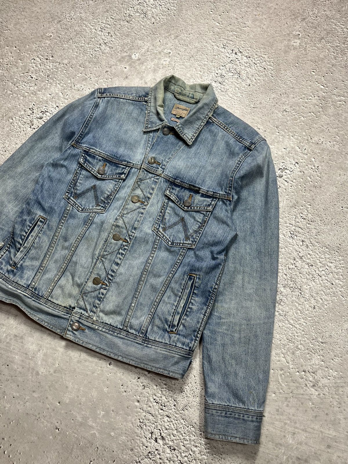 Wrangler Wrangler Distressed Denim Jacket Casual Fit M Size Size US M / EU 48-50 / 2 - 2 Thumbnail