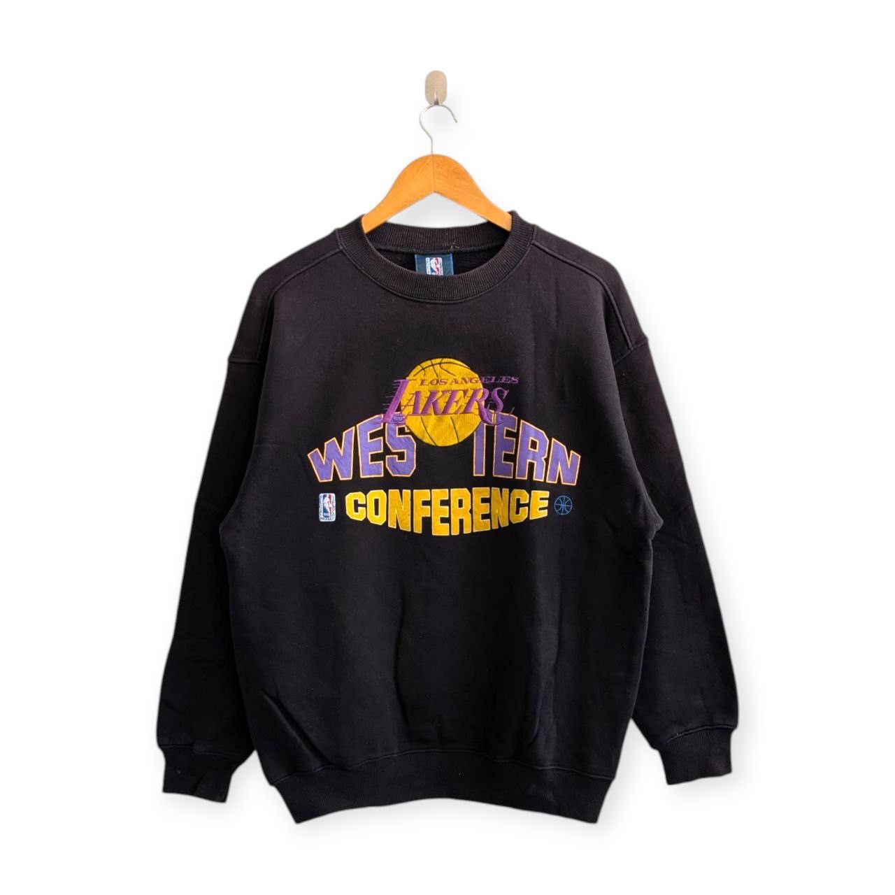 Vintage vintage LOS ANGELES LAKERS embroidered logo sweatshirts Size US XL / EU 56 / 4 - 1 Thumbnail