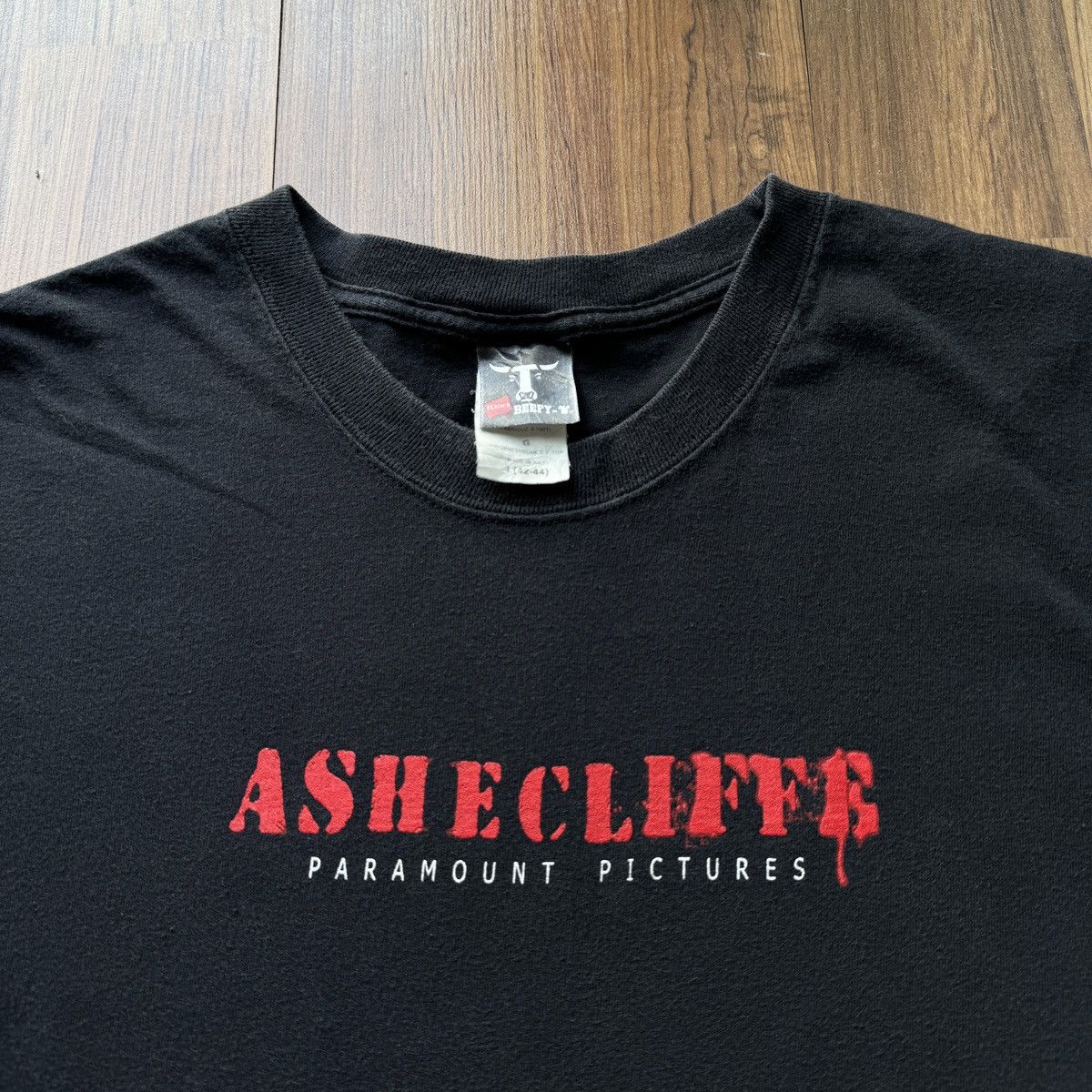 Vintage 2009 Shutter Island Ashecliffe Parmount Pictures movie tee Size US L / EU 52-54 / 3 - 1 Thumbnail