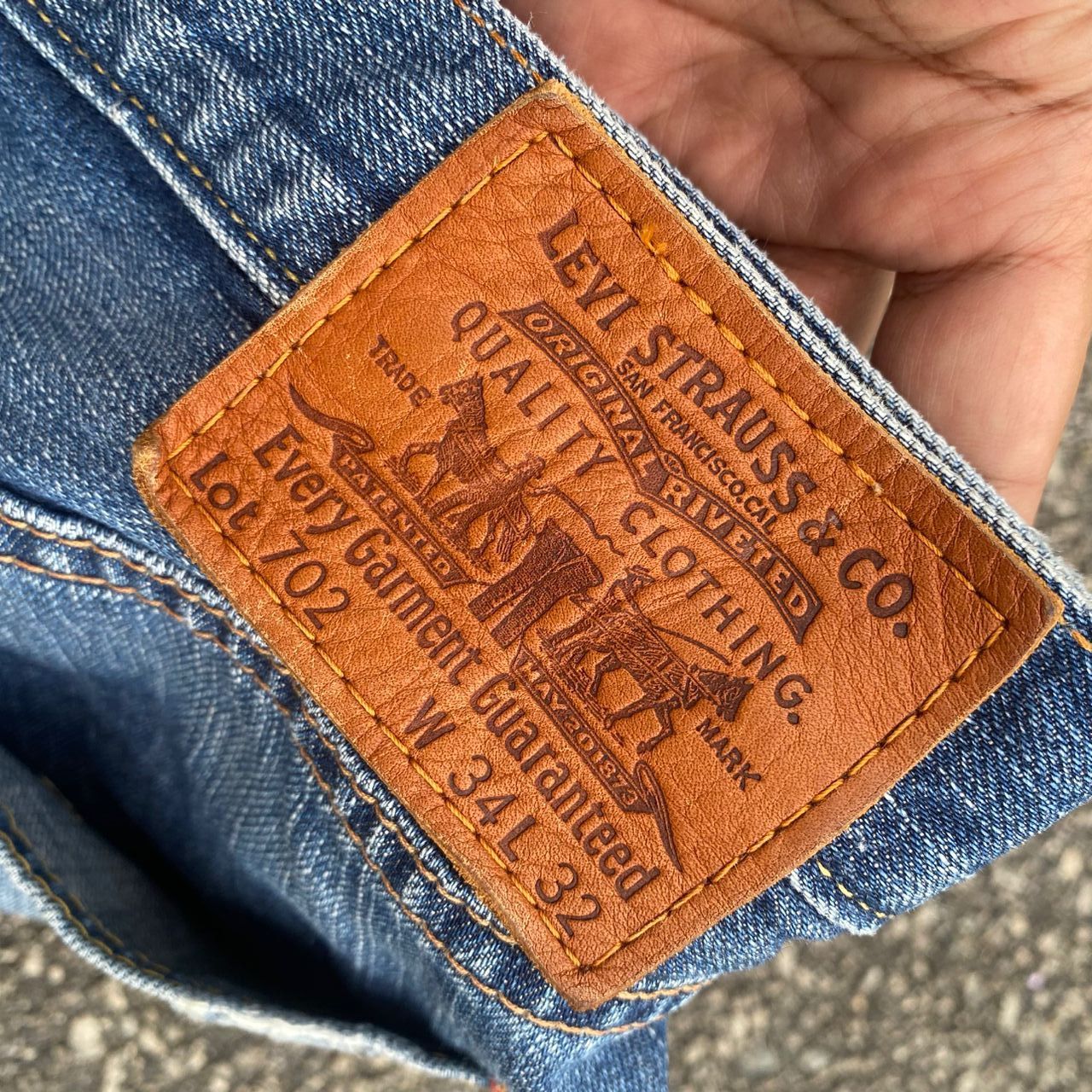 Levi's Vintage Levis Lot 702 Distressed Denim Size US 33 - 14 Thumbnail