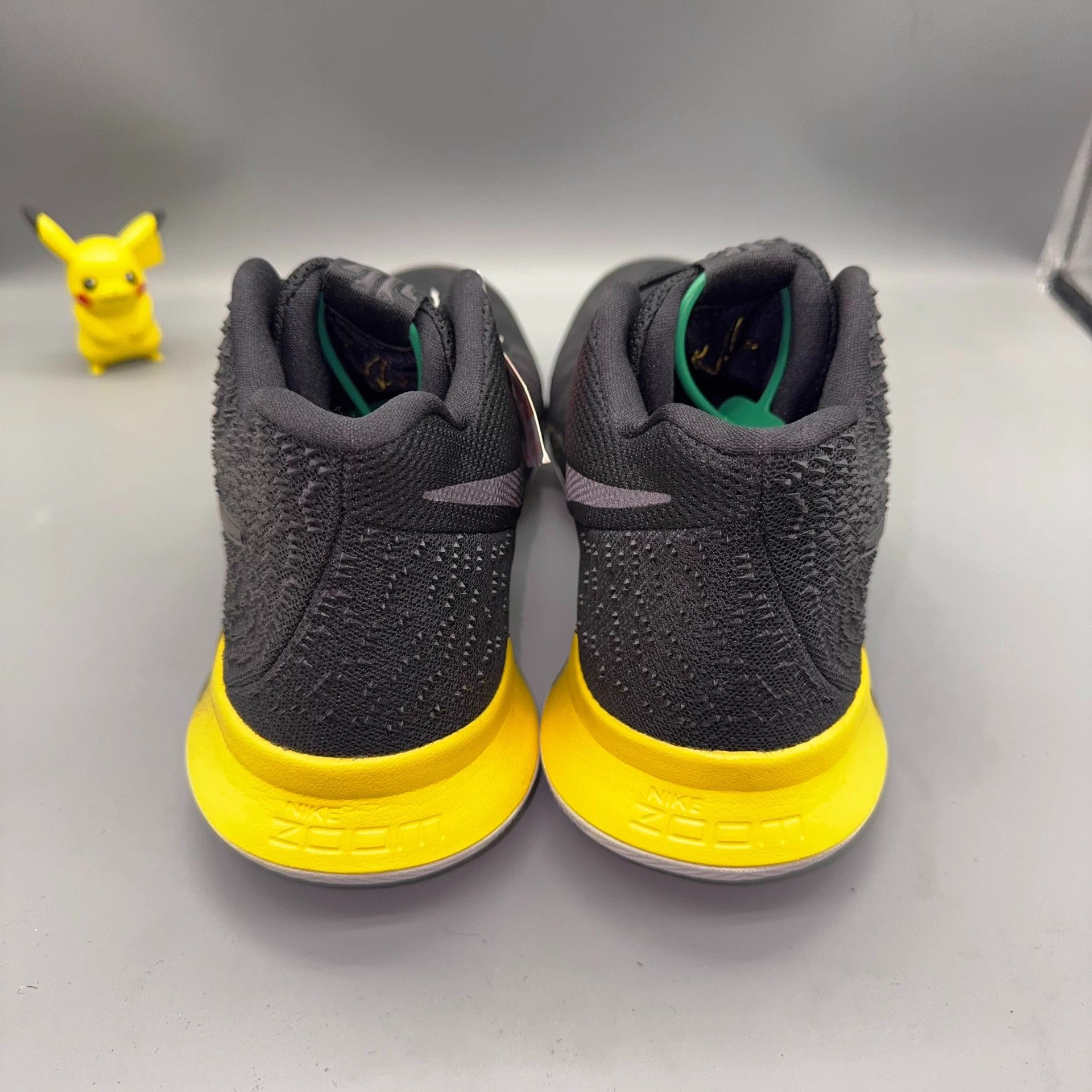 Nike Nike Kyrie 3 Black/Yellow 44.5 Size US 11.5 / EU 44-45 - 3 Thumbnail
