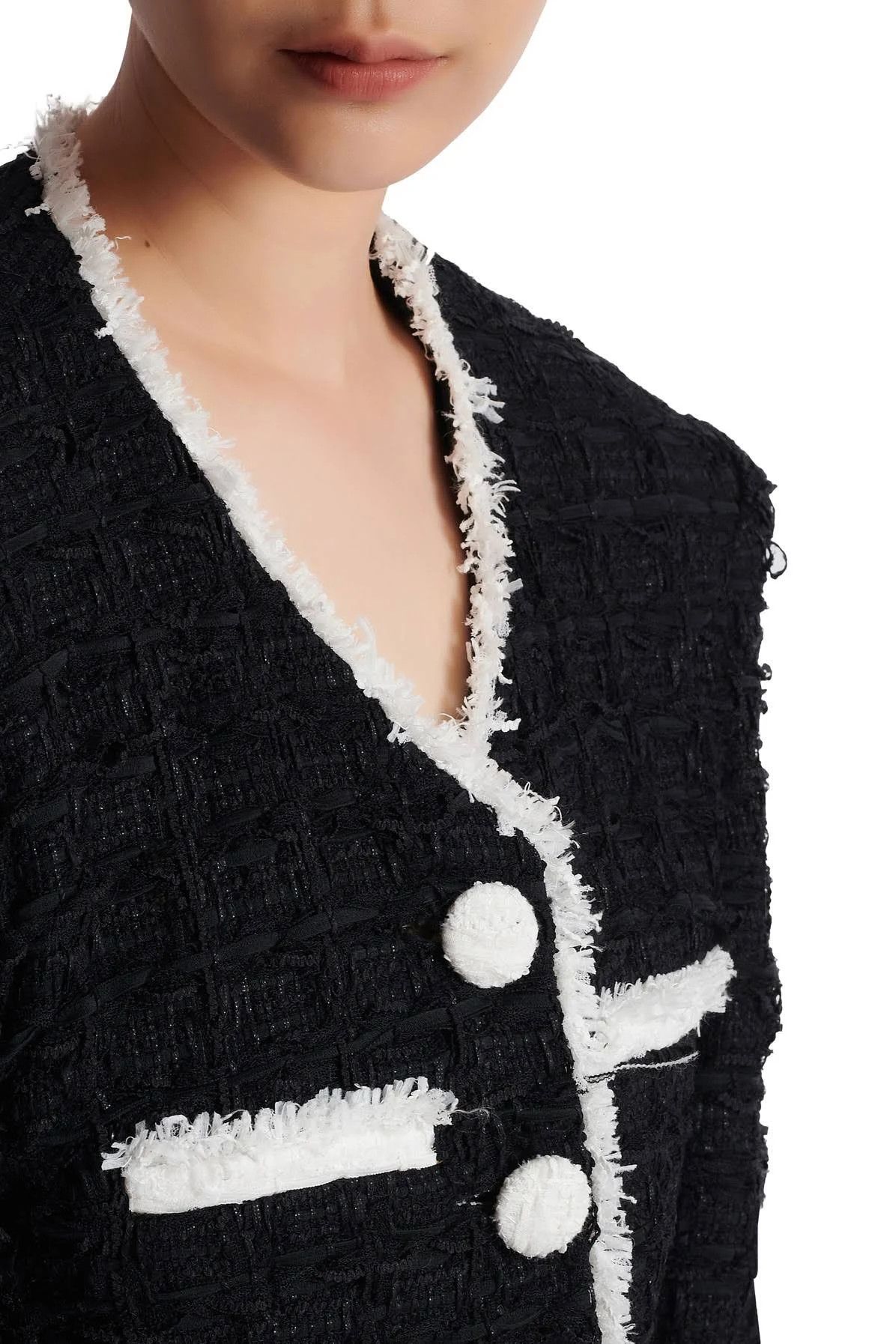o1srvl11e0524 Tweed Cropped Jacket in Black