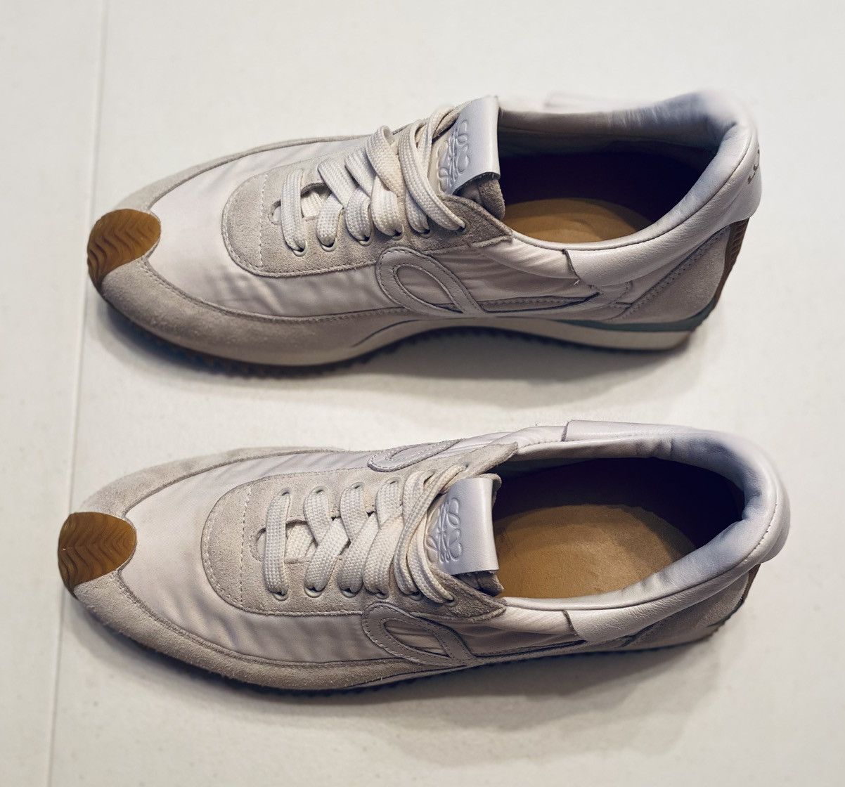Loewe Loewe 🇮🇹 Flow Retro Runner Sneakers White Techno Suede 9 US Size US 9 / IT 39 - 18 Thumbnail