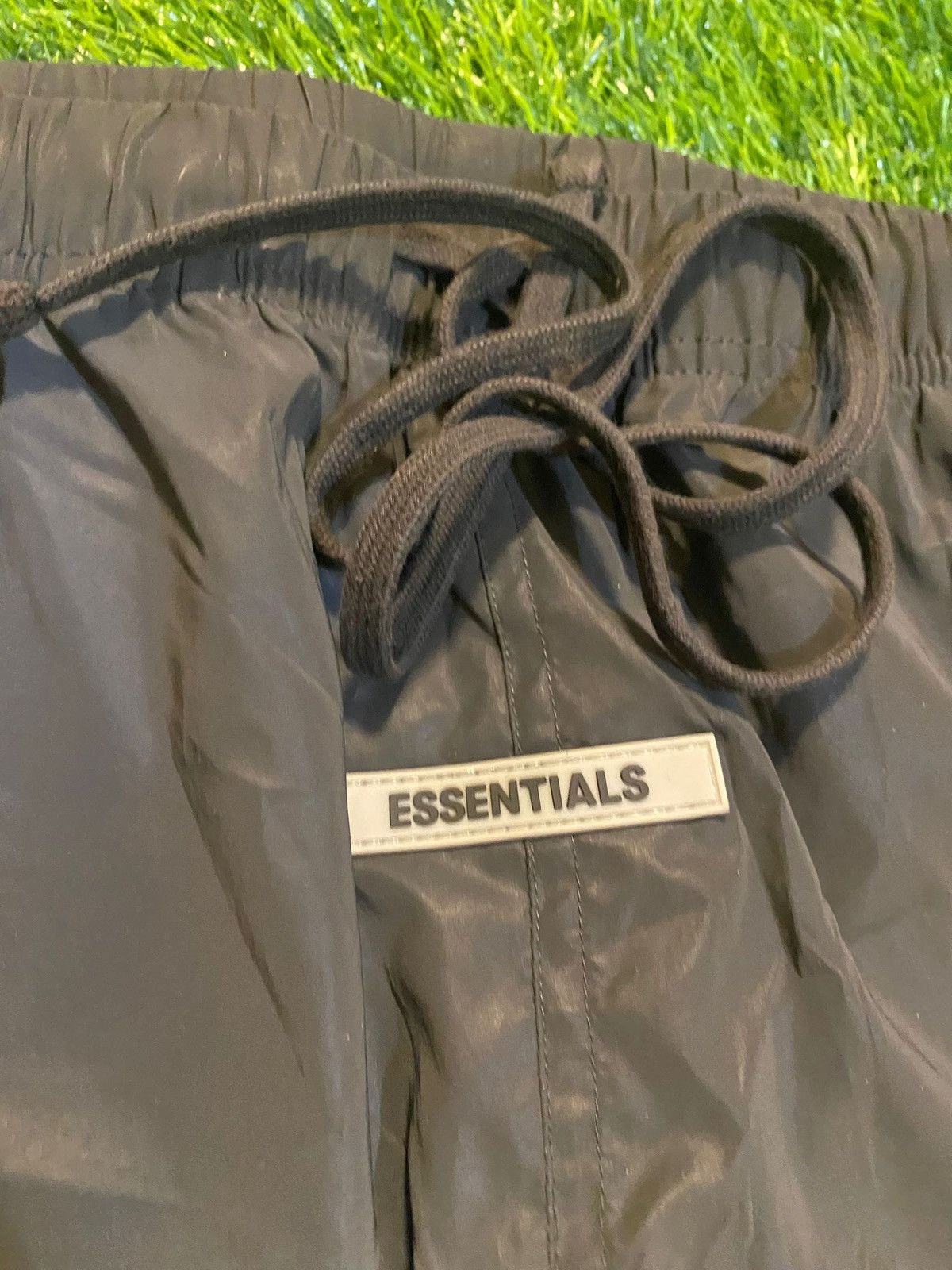 Fear of God Essentials fear of god fog track reflective pants size XXS Size US 28 / EU 44 - 3 Thumbnail