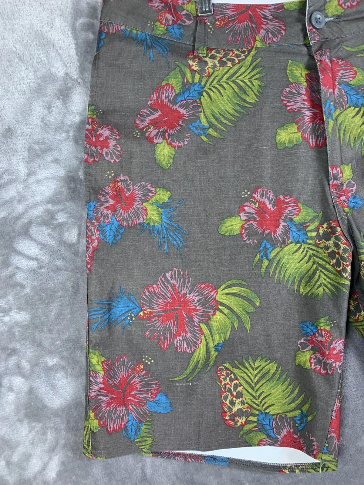 Designer Vanphibian Vans Hybrid Shorts Mens 36 Floral Quick Dry (280) Size US 36 / EU 52 - 3 Thumbnail