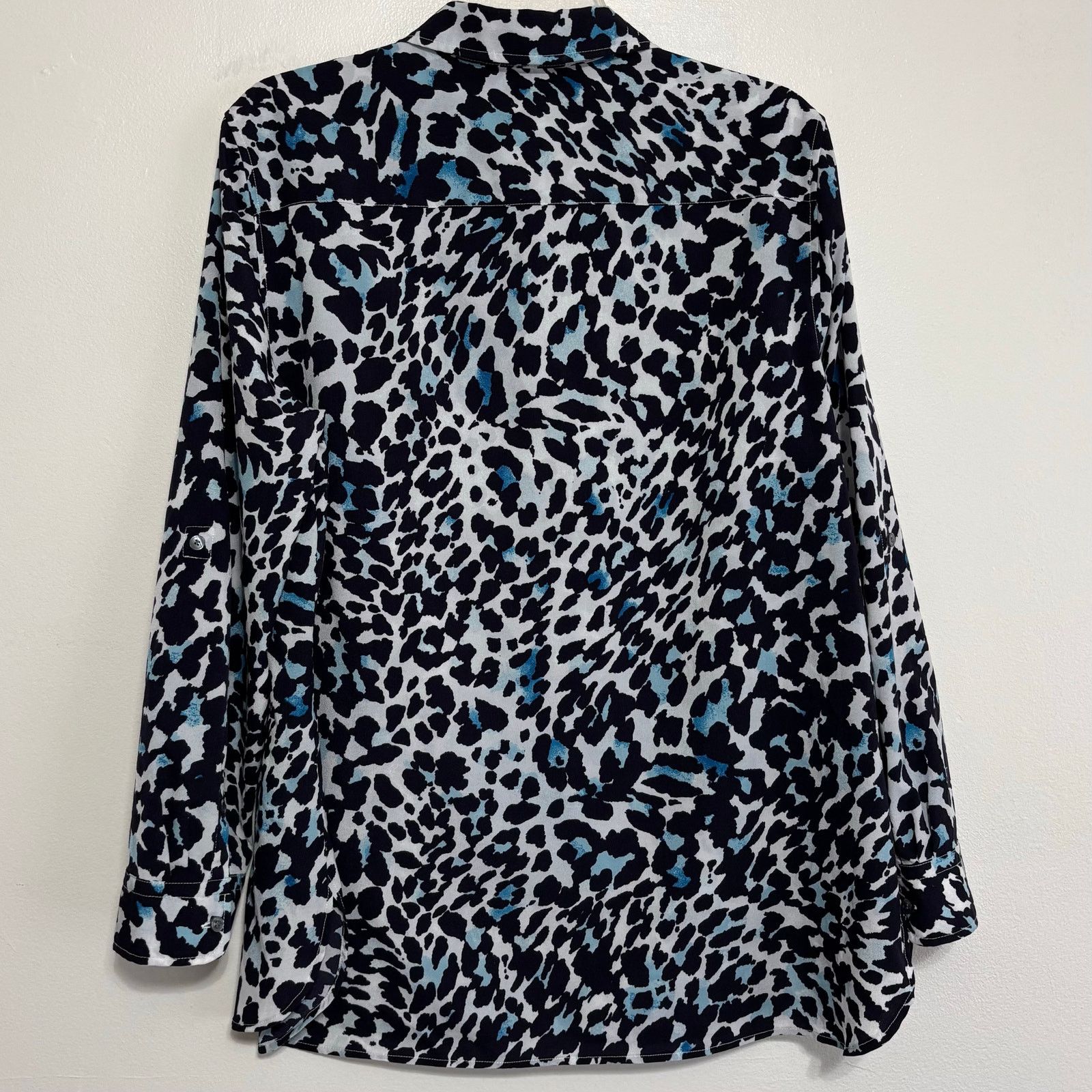 Other Talbots Black White Blue Leopard Print Blouse Size XLP Size XL / US 12-14 / IT 48-50 - 2 Thumbnail