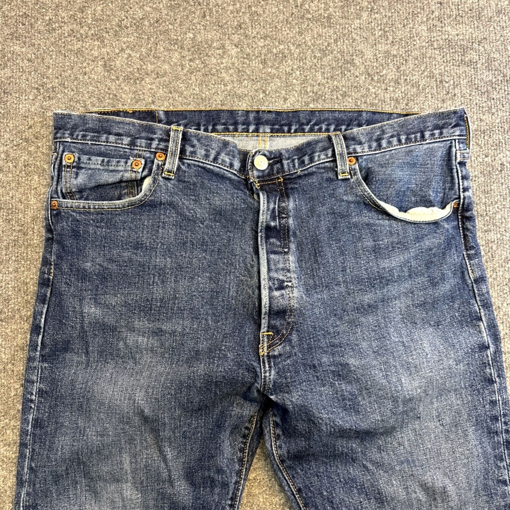 Levi's Levi's 501 Jeans Button Fly Size 36x32 Mens Straight Med Wash Red Tag Vintage? No Size US 36 / EU 52 - 6 Thumbnail