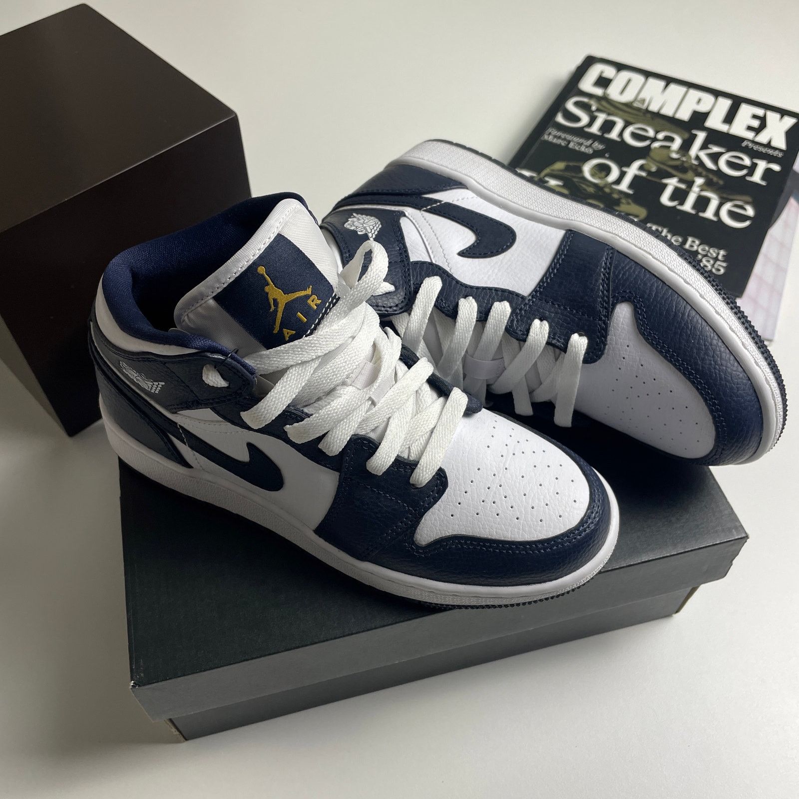 Sneaker Air Jordan Mid Obsidian Femme Jordan Mid White Metallic