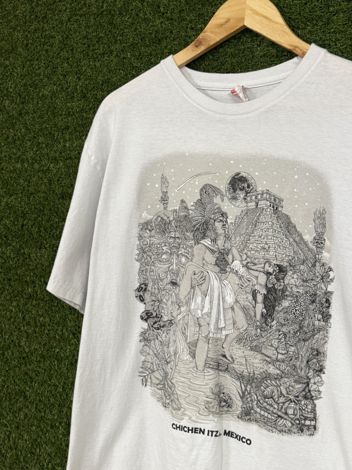 Vintage Vintage White Aztec Mayan Pyramid Mexico Tee Large Size US L / EU 52-54 / 3 - 1 Thumbnail