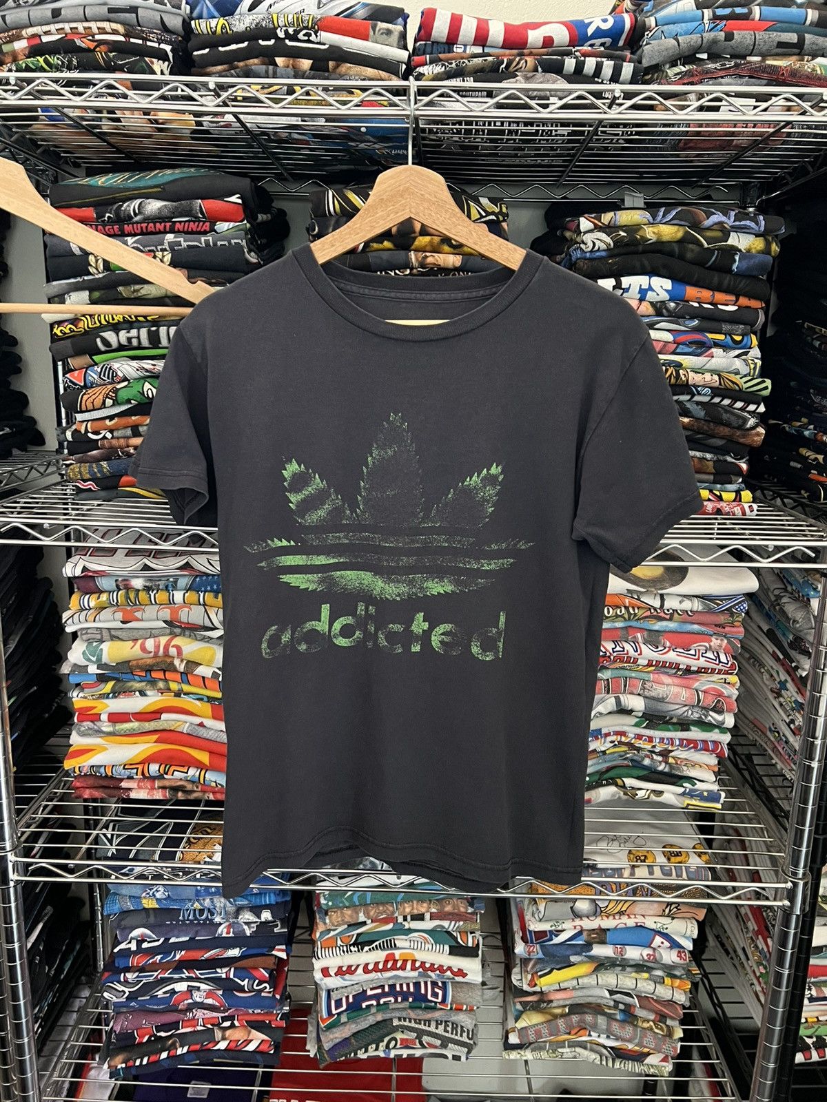 Vintage 2000s Adidas Addicted Parody Weed Marijuana Tee Size US S / EU 44-46 / 1 - 1 Thumbnail