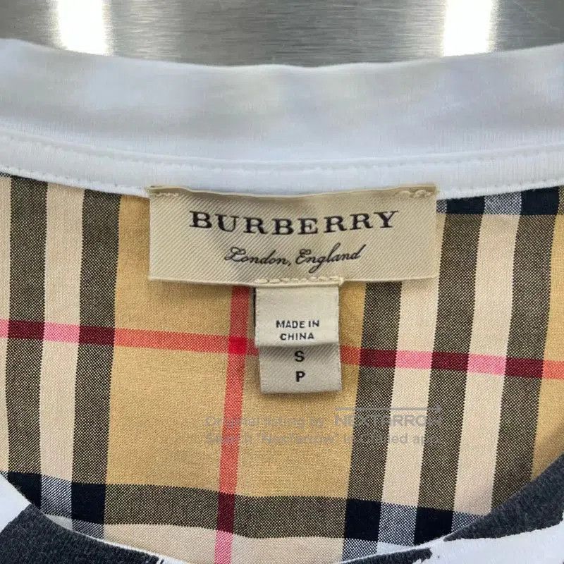 Burberry Burberry White Graphic Print T-Shirt for Women. Size S / US 4 / IT 40 - 3 Thumbnail
