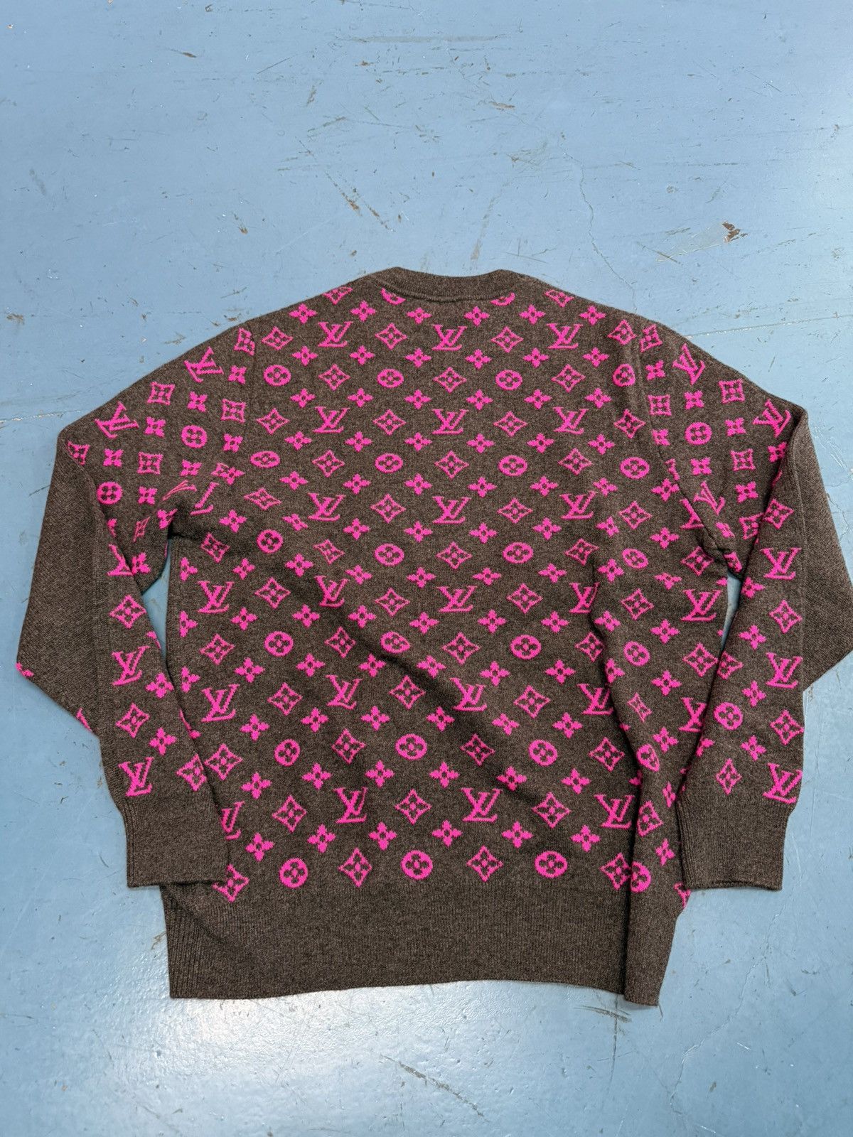 Louis Vuitton LOUIS VUITTON PINK MONOGRAM CASHMERE SWEATER Size US XL / EU 56 / 4 - 2 Thumbnail
