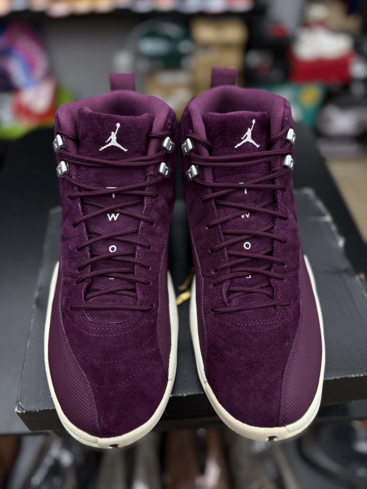 Jordan Brand Jordan 12 Bordeaux 2017 (130690-617) Size 10.5 🧼 Size US 10.5 / EU 43-44 - 4 Thumbnail