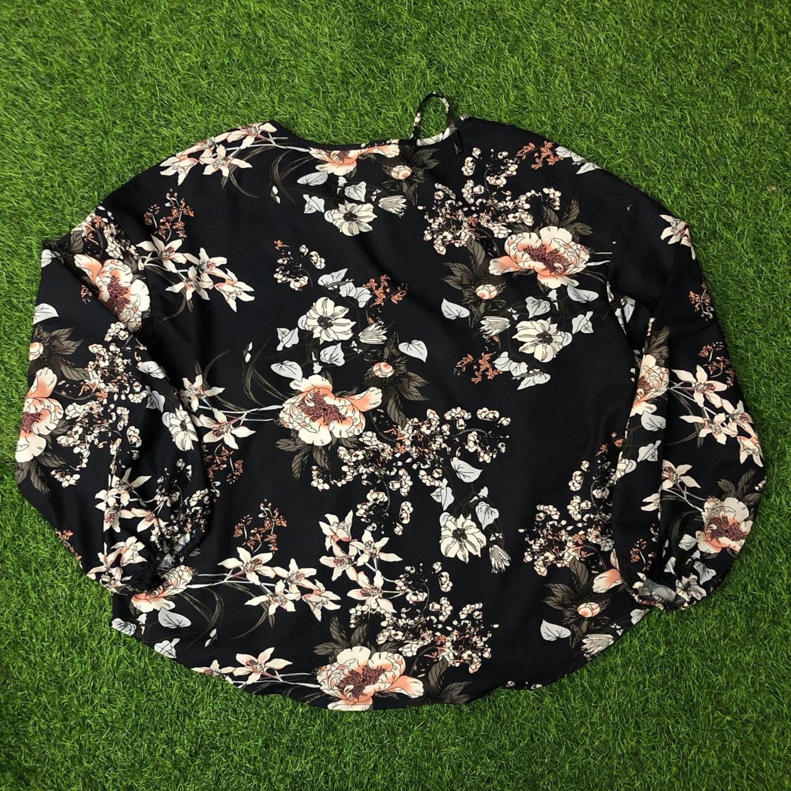 Shein Women's Navy Floral Shein Tie Front Blouse Size L / US 10 / IT 46 - 2 Thumbnail