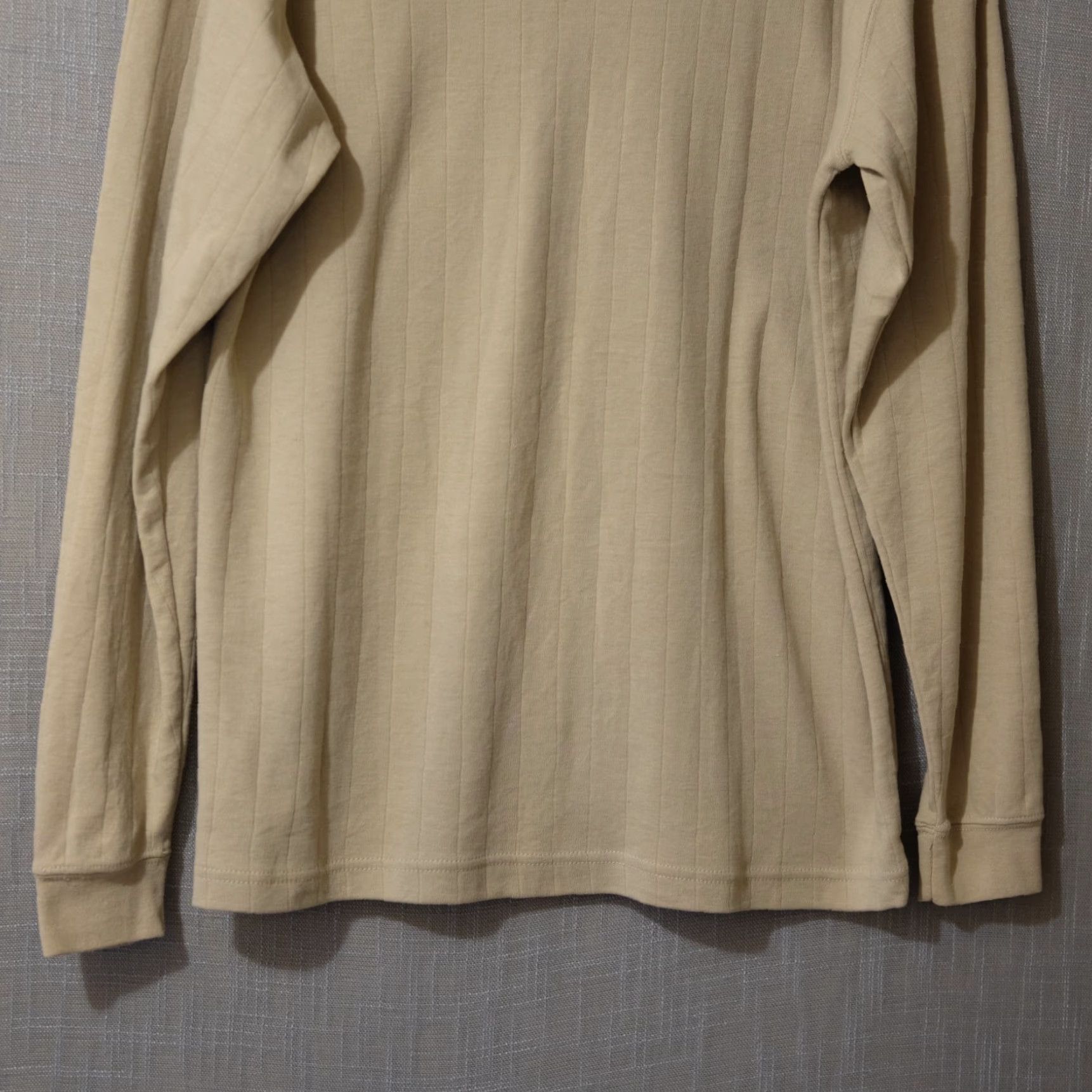Vintage Taylor & Henry Tan Longsleeve Mock Neck Tee Mens L Cotton/Poly Stretch Shirt Size US L / EU 52-54 / 3 - 6 Thumbnail