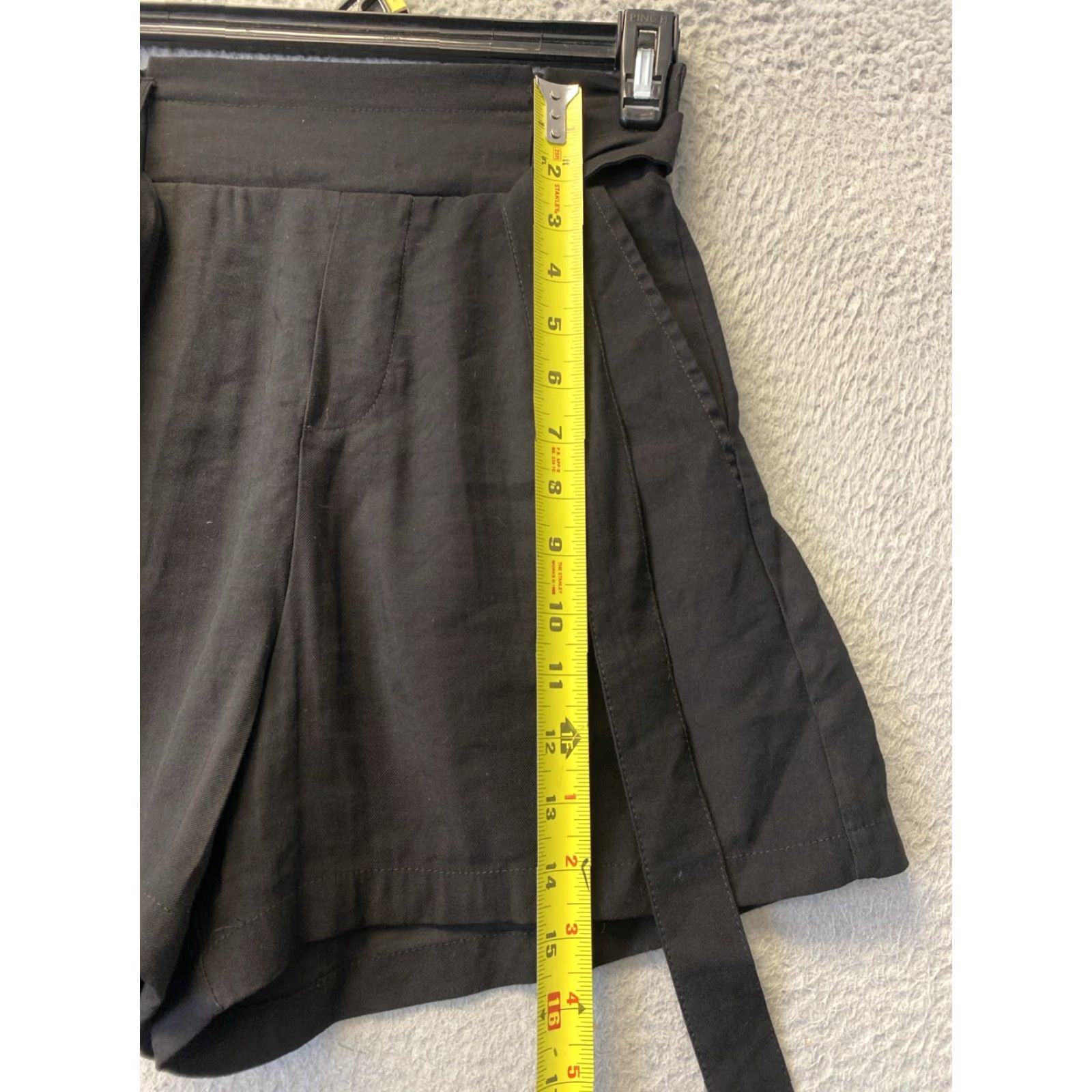 Vintage Amisu Women Shorts Size 8 Black / 120-36 Size 30" / US 8 / IT 44 - 4 Thumbnail