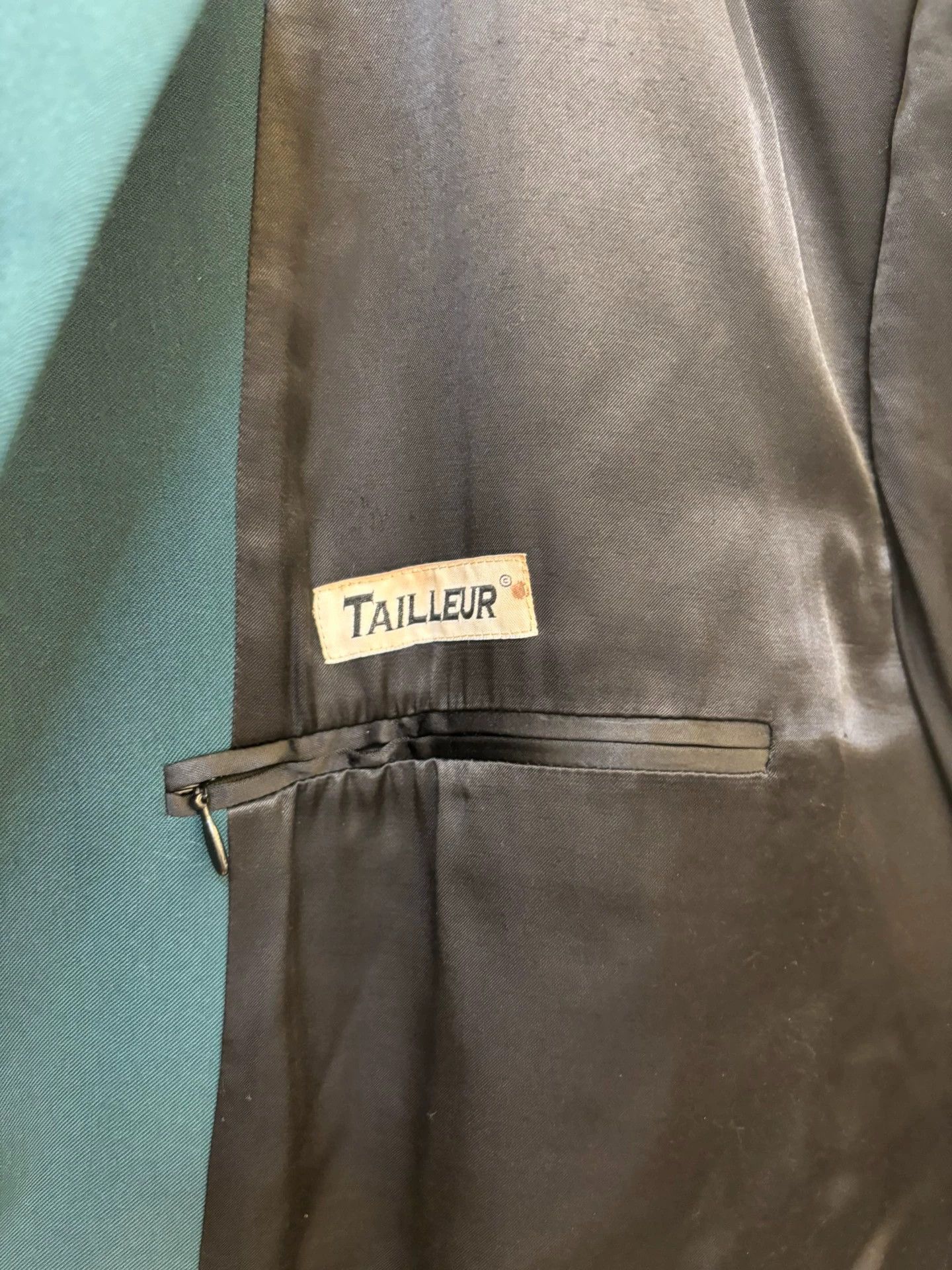 Vetements Vetements 19AW Oversized Suit Blazer w/ Shoulder Pads, Logo Size US M / EU 48-50 / 2 - 4 Thumbnail