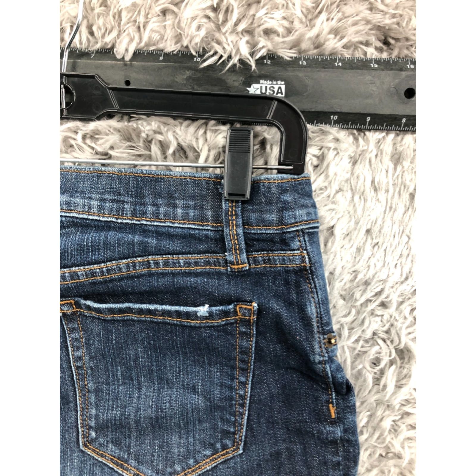 Vintage Liz Lange Bermuda Shorts Womens Size S Mid Rise Medium Wash Blue Denim Shorts Size 28" / US 6 / IT 42 - 5 Thumbnail