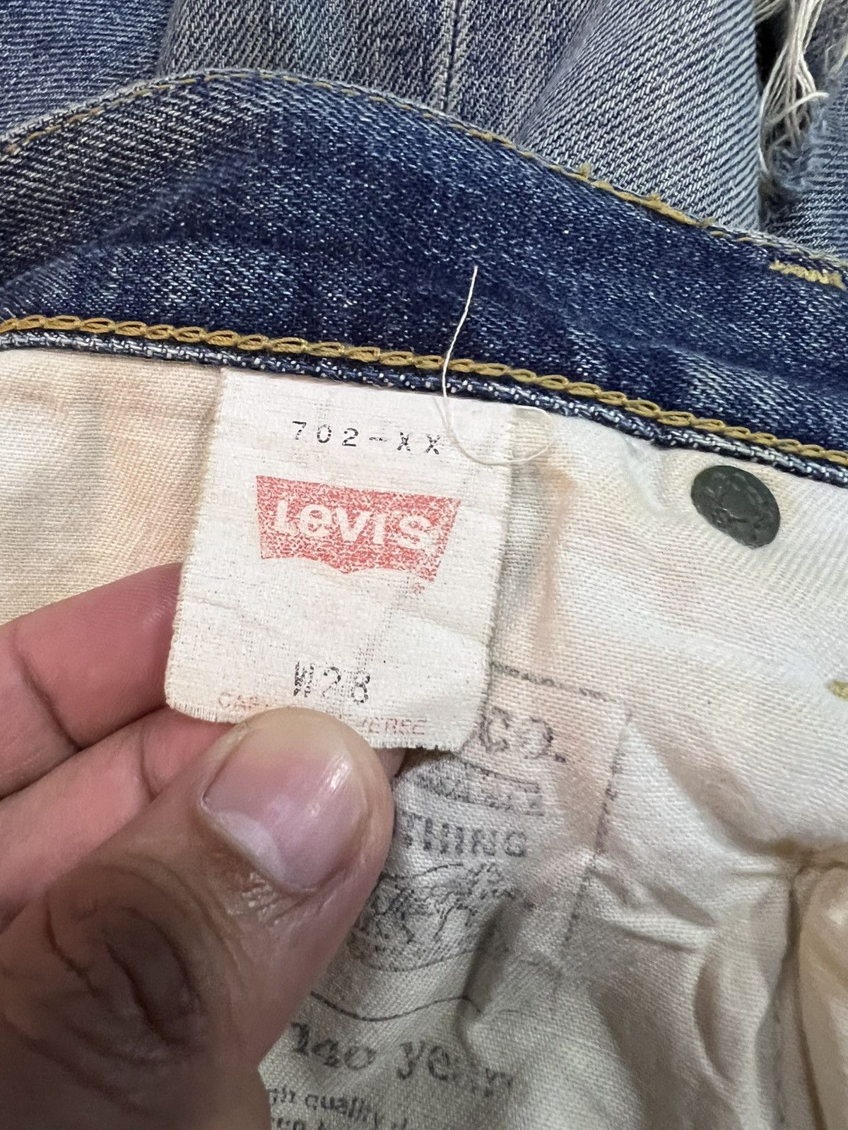 Levi's LEVI’S 702 BIG E BACKLE BACK SELVEDGE FADED DISTRESSED JEAN Size US 28 / EU 44 - 24 Thumbnail