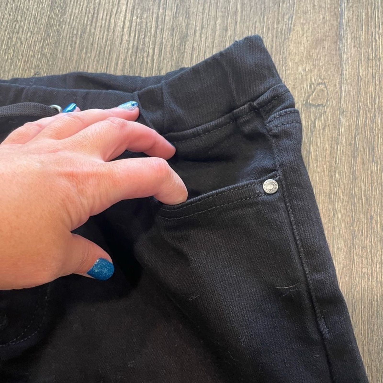 Guess NWOT Guess Black Distressed Denim Shorts Drawstring Size S Size 26" / US 2 / IT 38 - 6 Thumbnail