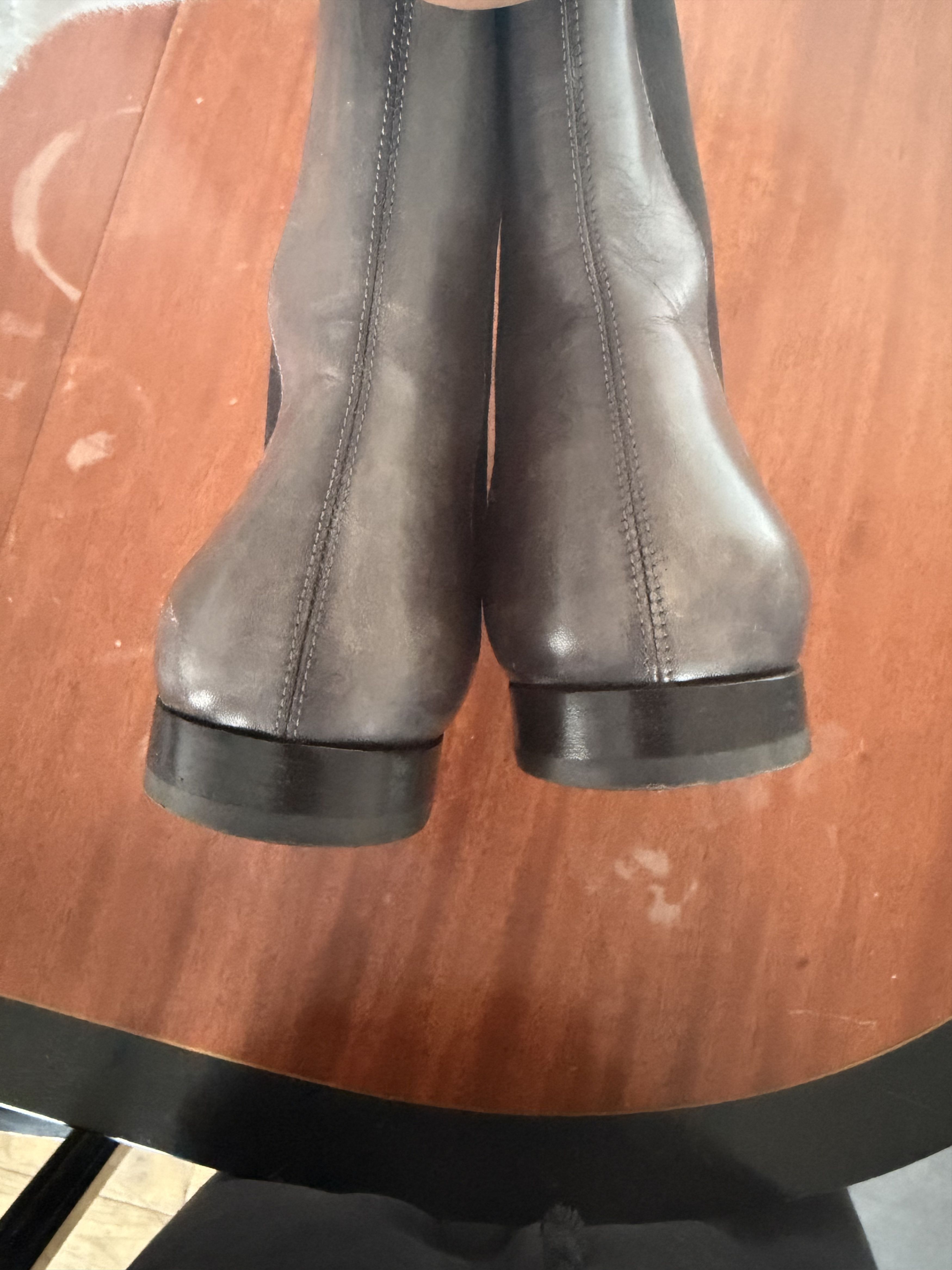 Christian Louboutin Christain Louboutin Distressed Chelsea Boots Size 42/ US 9 Size US 9 / EU 42 - 7 Thumbnail