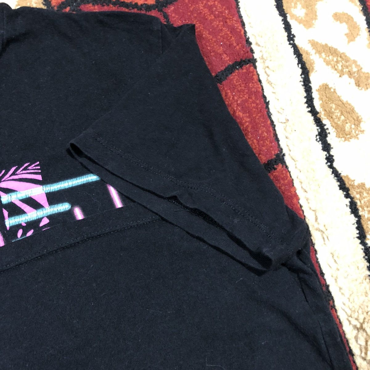 Band Tees Vintage Shakira Tour T Shirt Size US L / EU 52-54 / 3 - 8 Thumbnail