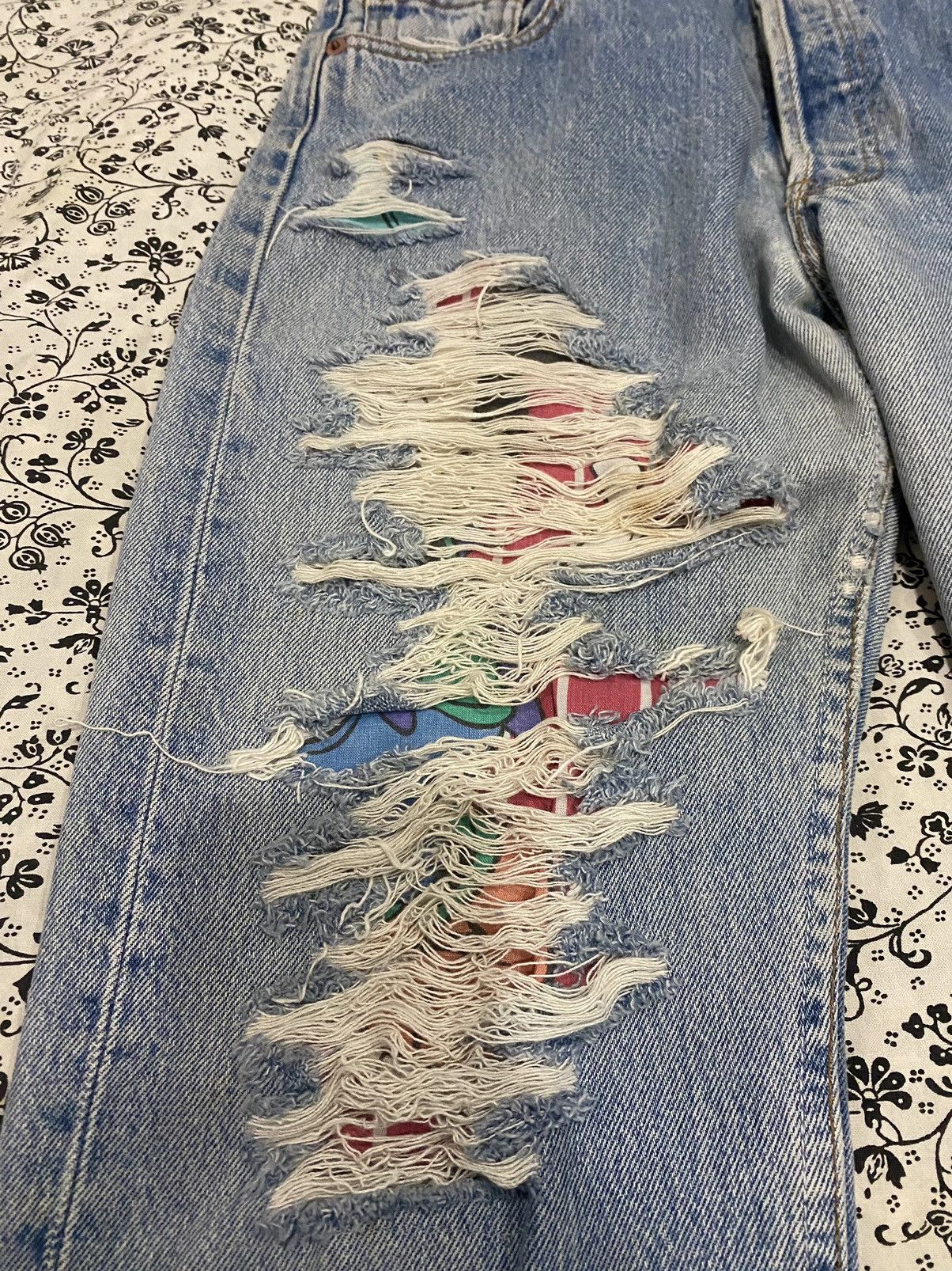 Levi's × Mickey Mouse × Vintage vtg 90’s levis 501 x mickey mouse Size US 30 / EU 46 - 4 Thumbnail