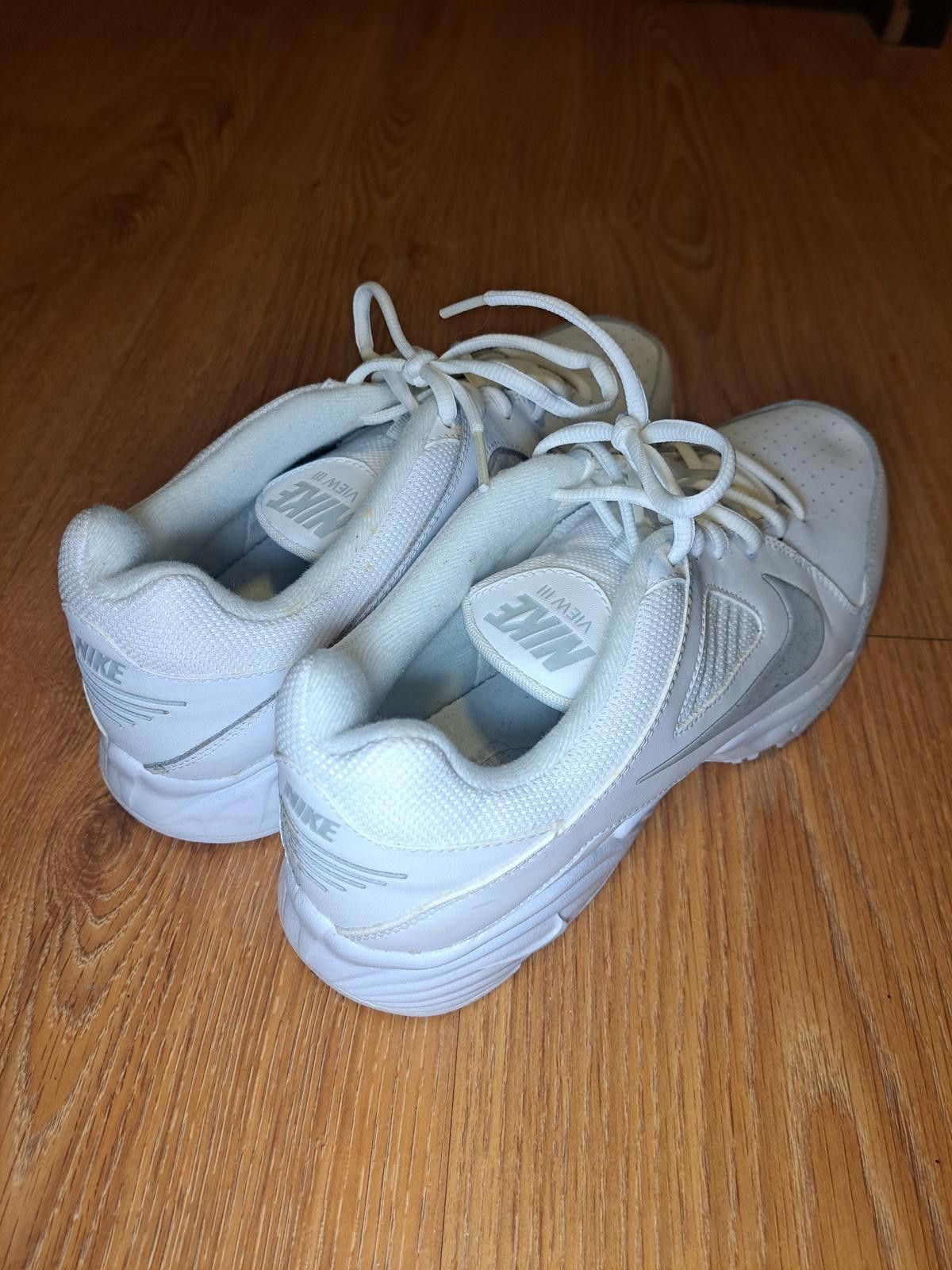 Nike Nike View 3 Mens Shoes 8.5 White Athletic Size US 8.5 / EU 41-42 - 7 Thumbnail
