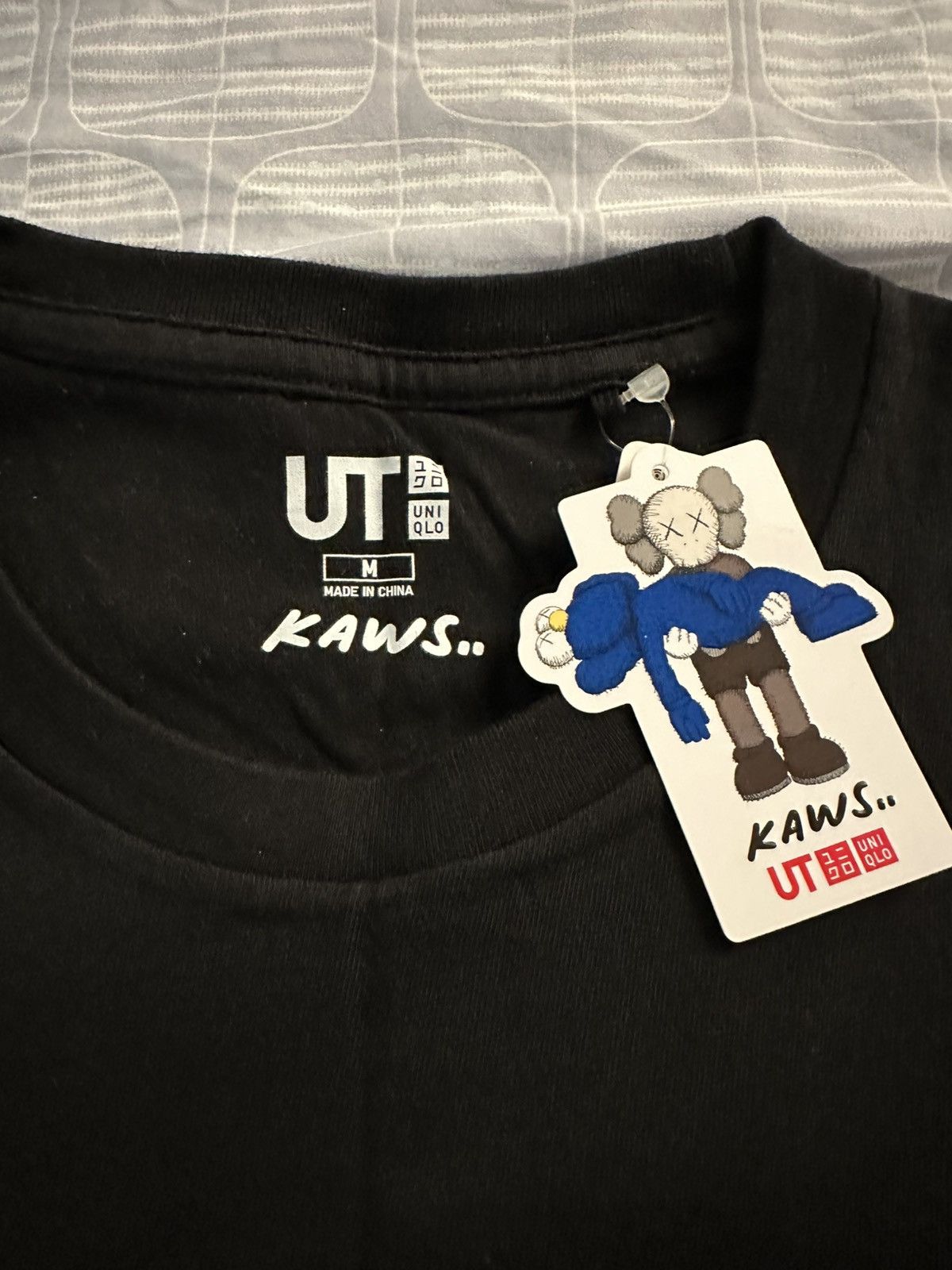 Kaws × Uniqlo Uniqlo x Kaws Graffiti Tee Size US M / EU 48-50 / 2 - 2 Thumbnail