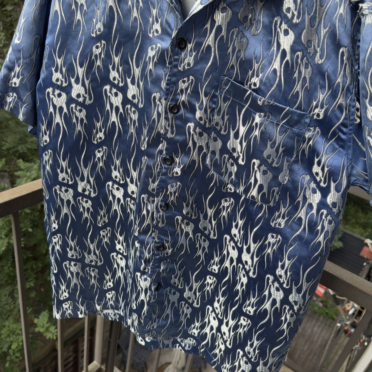 Vintage Y2K Metallic Skull Flame Shirt ERD Grunge Chrome ERL Jnco Size US L / EU 52-54 / 3 - 6 Thumbnail