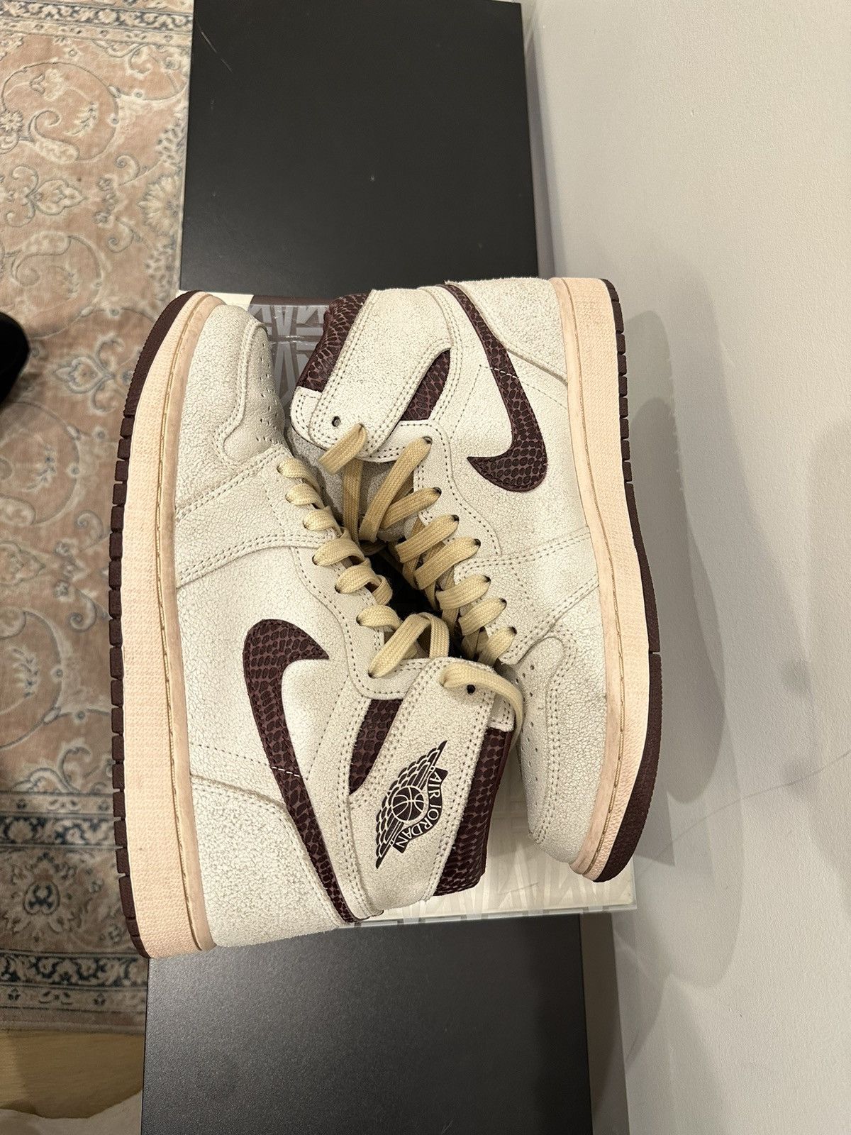 A Ma Maniere × Jordan Brand Air Jordan 1 A Ma Maniere Sail/Burgandy Size US 9 / EU 42 - 2 Thumbnail