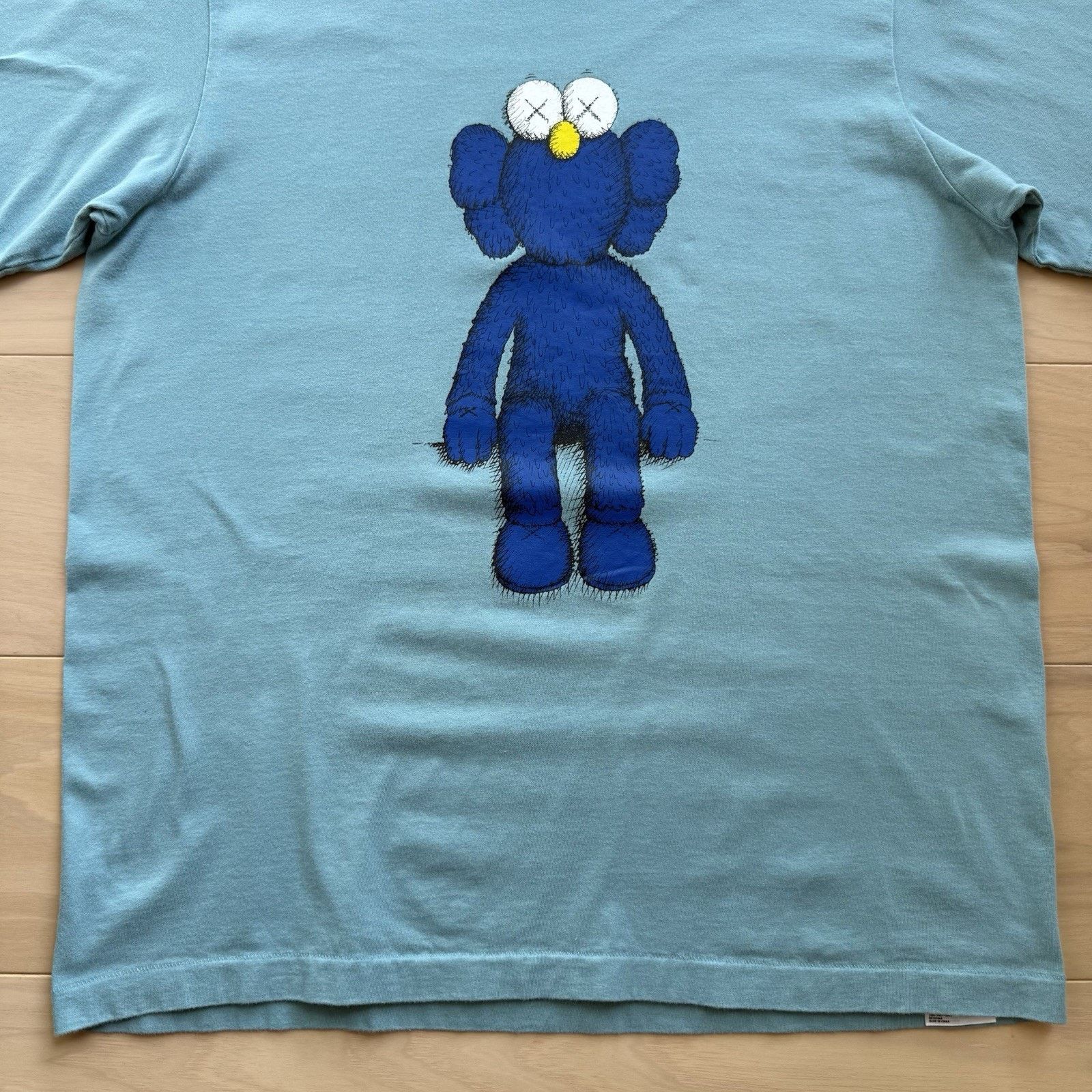 Kaws × Uniqlo Kaws Uniqlo Shirt Large Teal Casual Streetwear Minimalist Size US L / EU 52-54 / 3 - 4 Thumbnail