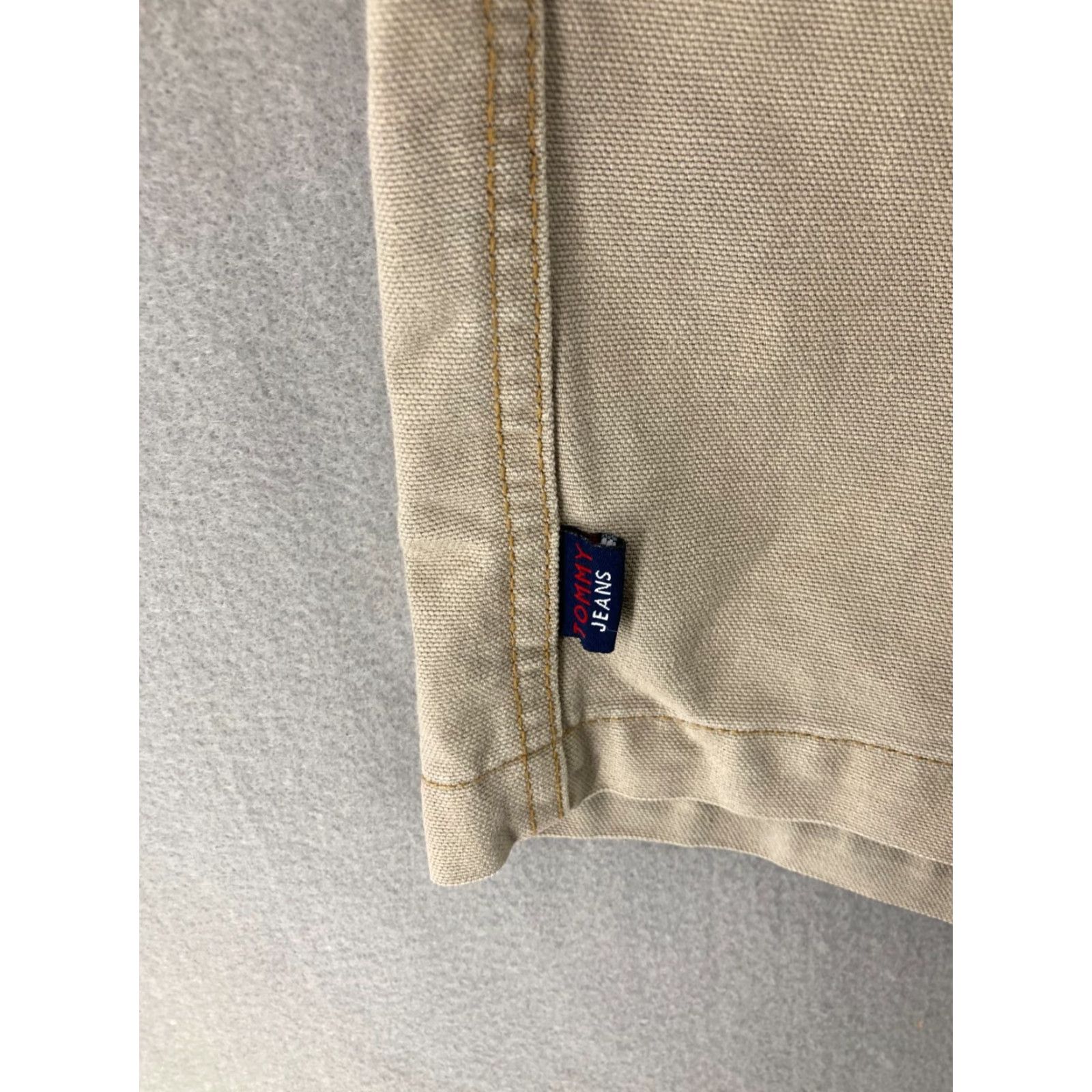 Tommy Hilfiger VINTAGE Tommy Hilfiger Jeans Khaki Shorts Mens 32 Beige 90s Size US 33 - 6 Thumbnail