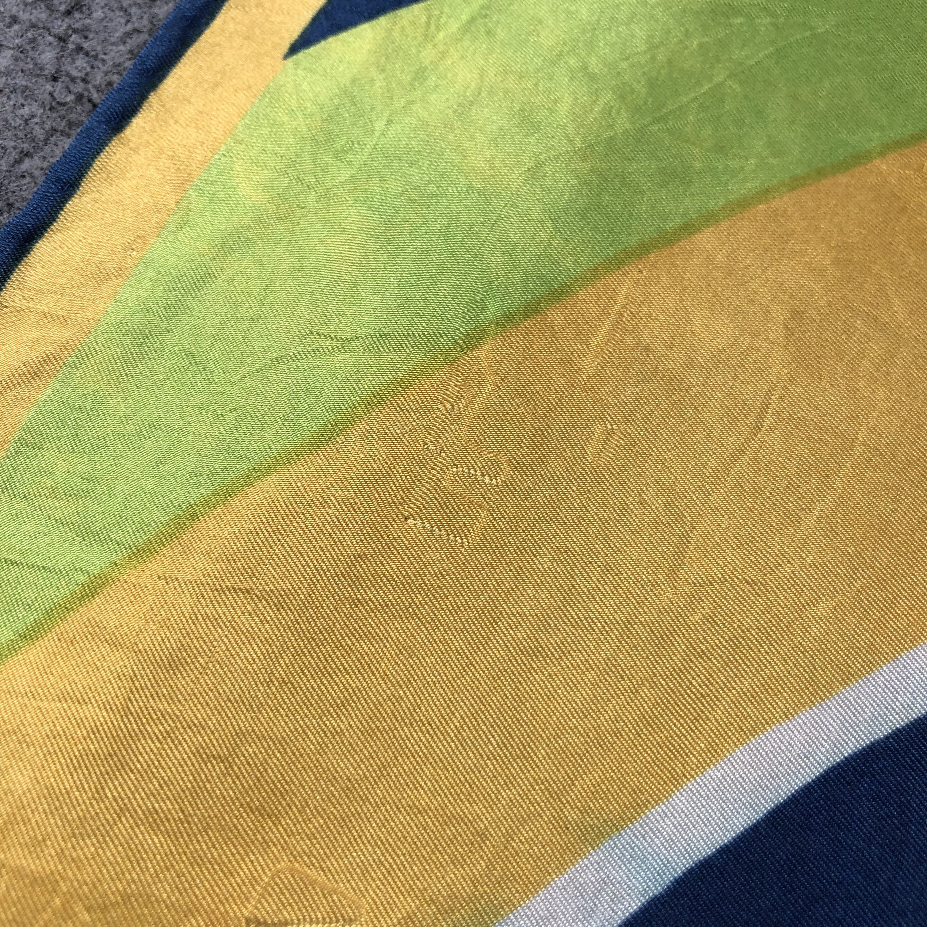 Vintage Vintage Abstract Hand Rolled Silk Scarf M697 Size ONE SIZE - 9 Thumbnail