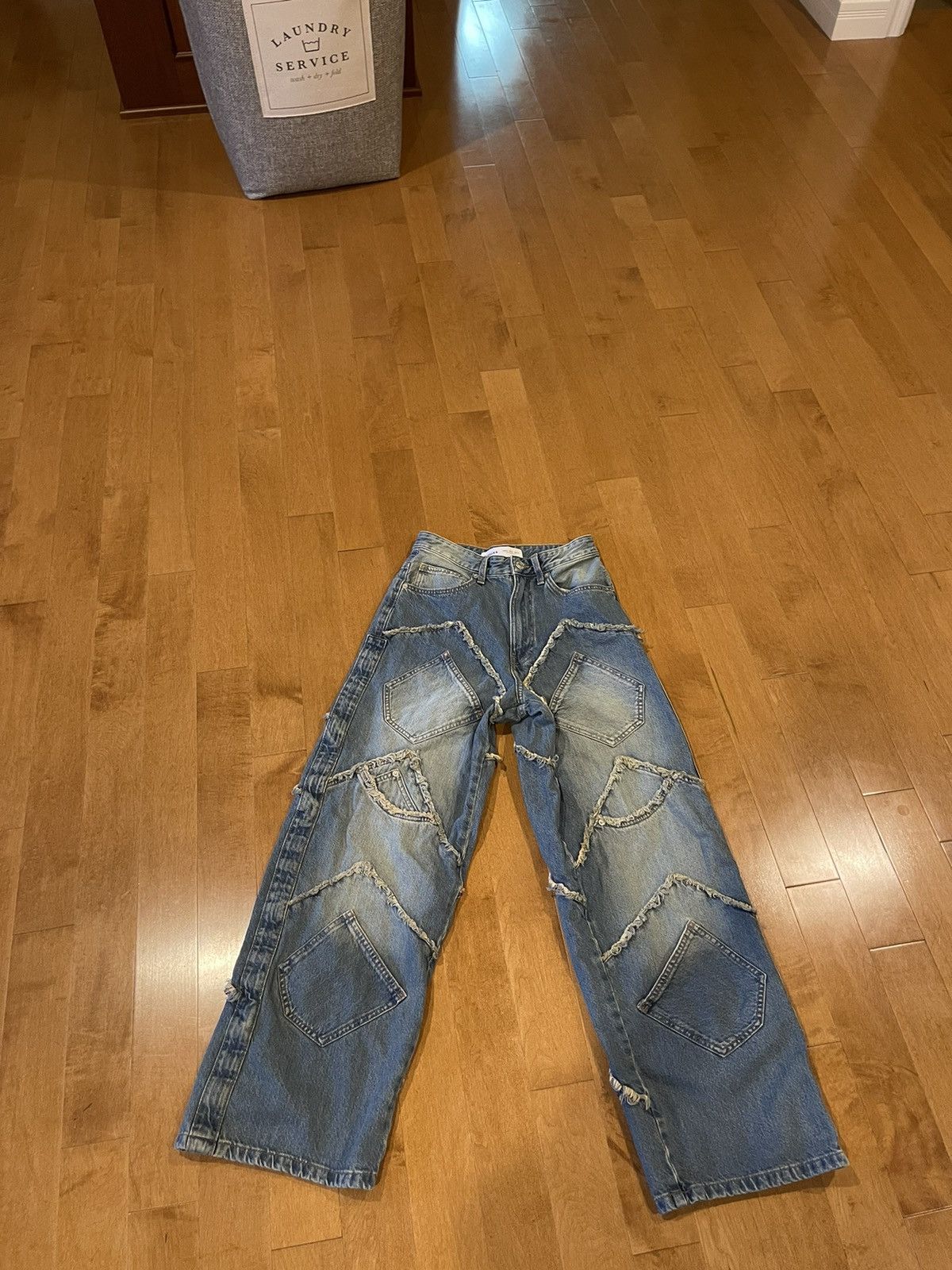 Jean Y2K bershka super baggy embroidered jeans Size US 28 / EU 44 - 2 Thumbnail