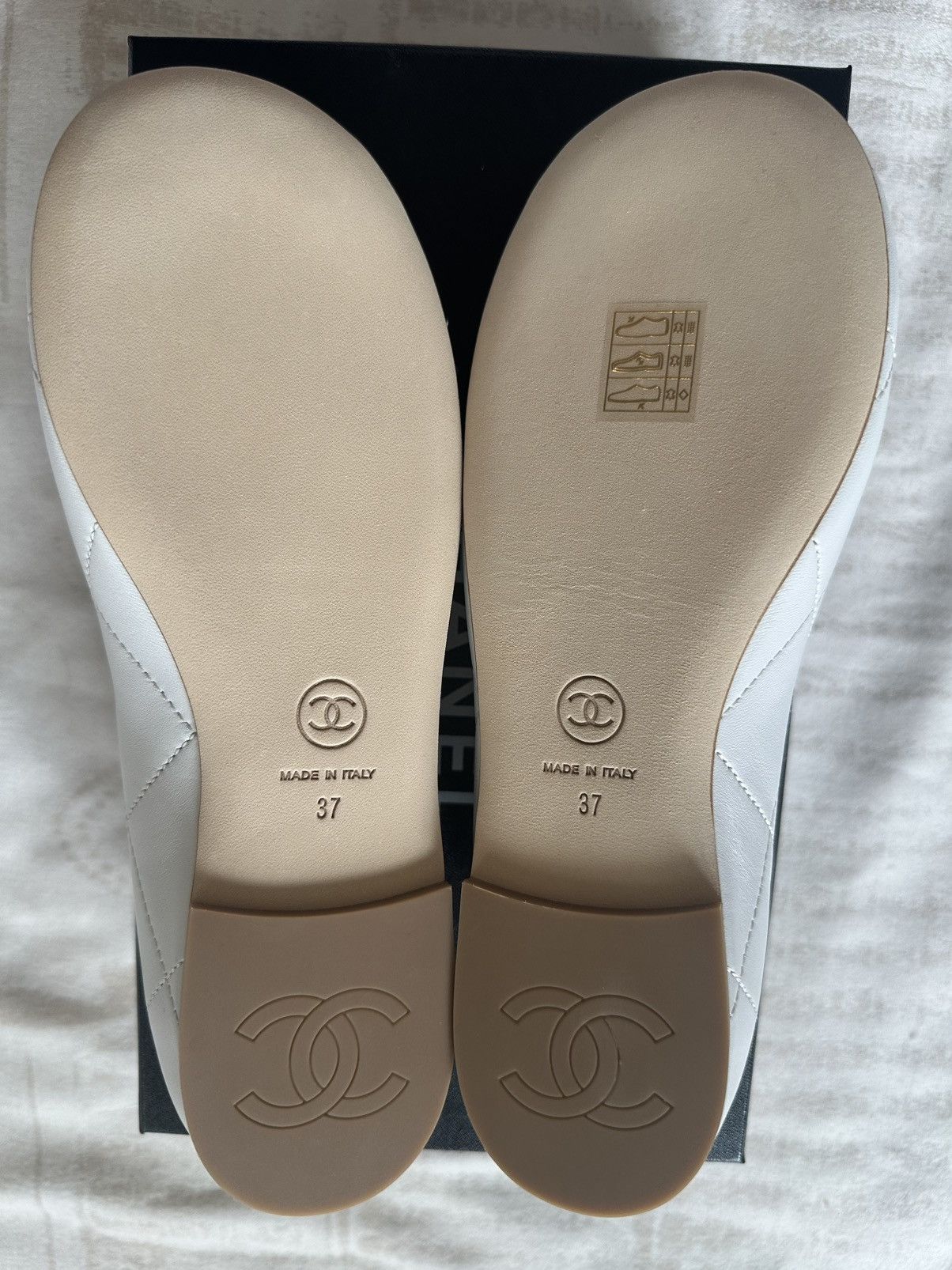 Chanel Chanel 26M coco beach Cambon Flat White color size 37 Size US 7 / IT 37 - 8 Thumbnail