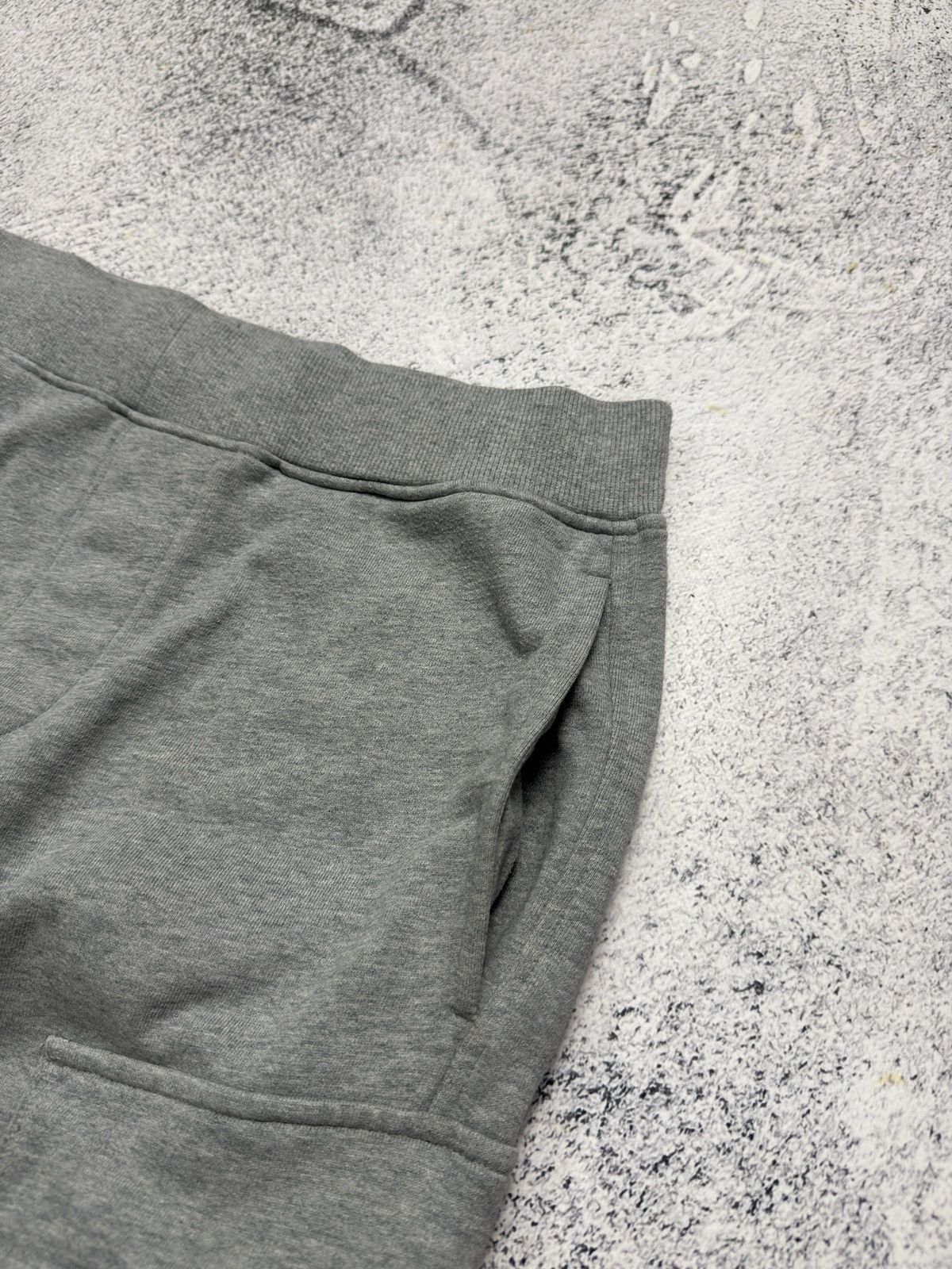 C.P. Company C.P. Company Diagonal Raised Fleece Cargo Grey Sweatpants Size US 32 / EU 48 - 6 Thumbnail