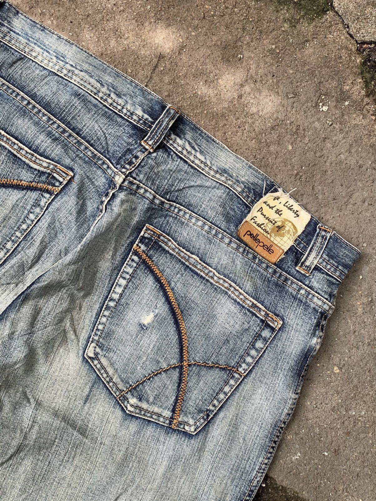 Pelle Pelle × Vintage Vintage pellepelle jeans shorts Size US 42 / EU 58 - 1 Thumbnail
