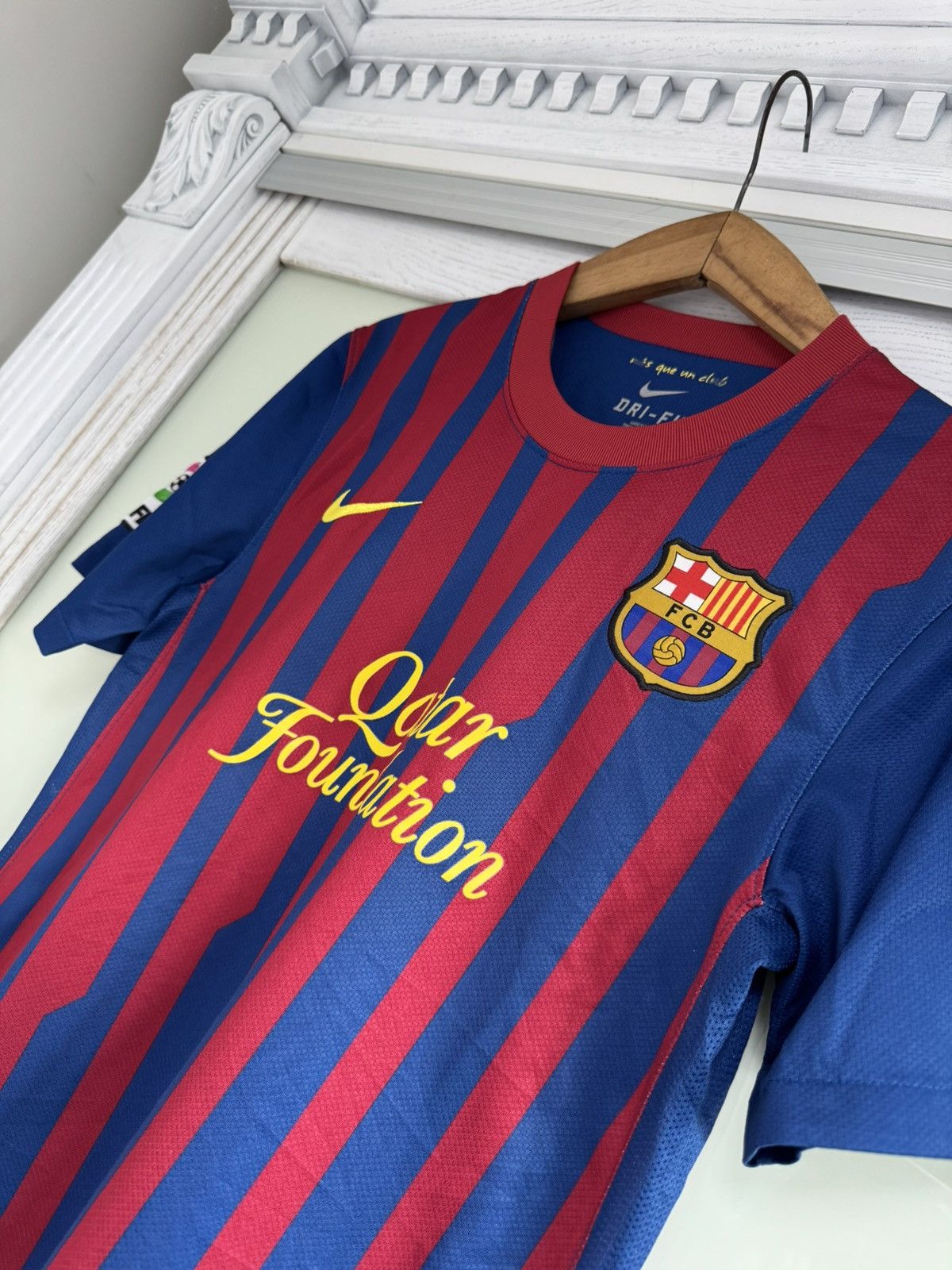 Nike Barcelona 2011-2012 Home Soccer Jersey Football Kit Shirt Size US S / EU 44-46 / 1 - 6 Thumbnail